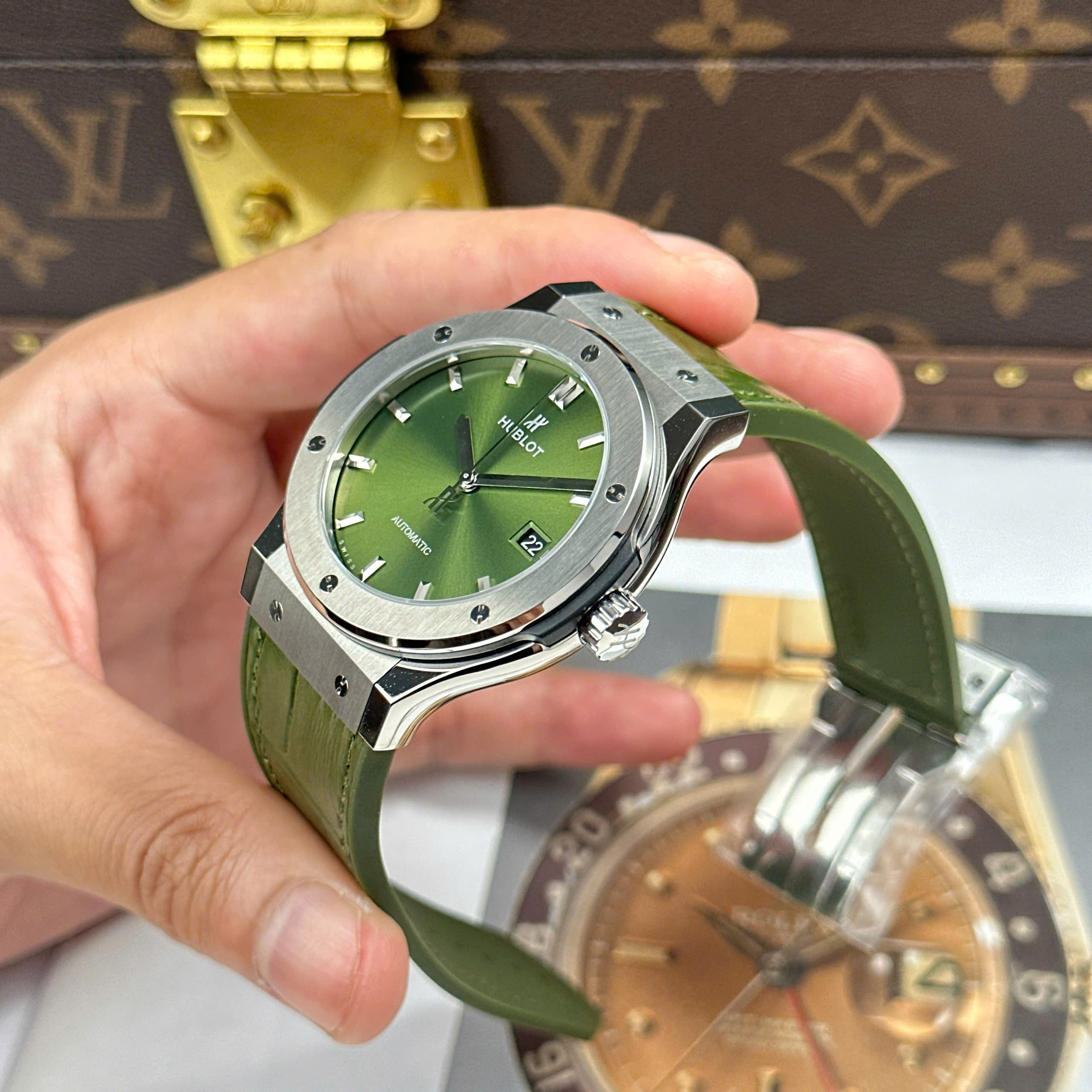 Đồng Hồ Hublot Classic Fusion 42mm Full Vỏ Titanium 85g Replica 1:1 JJZ Factory