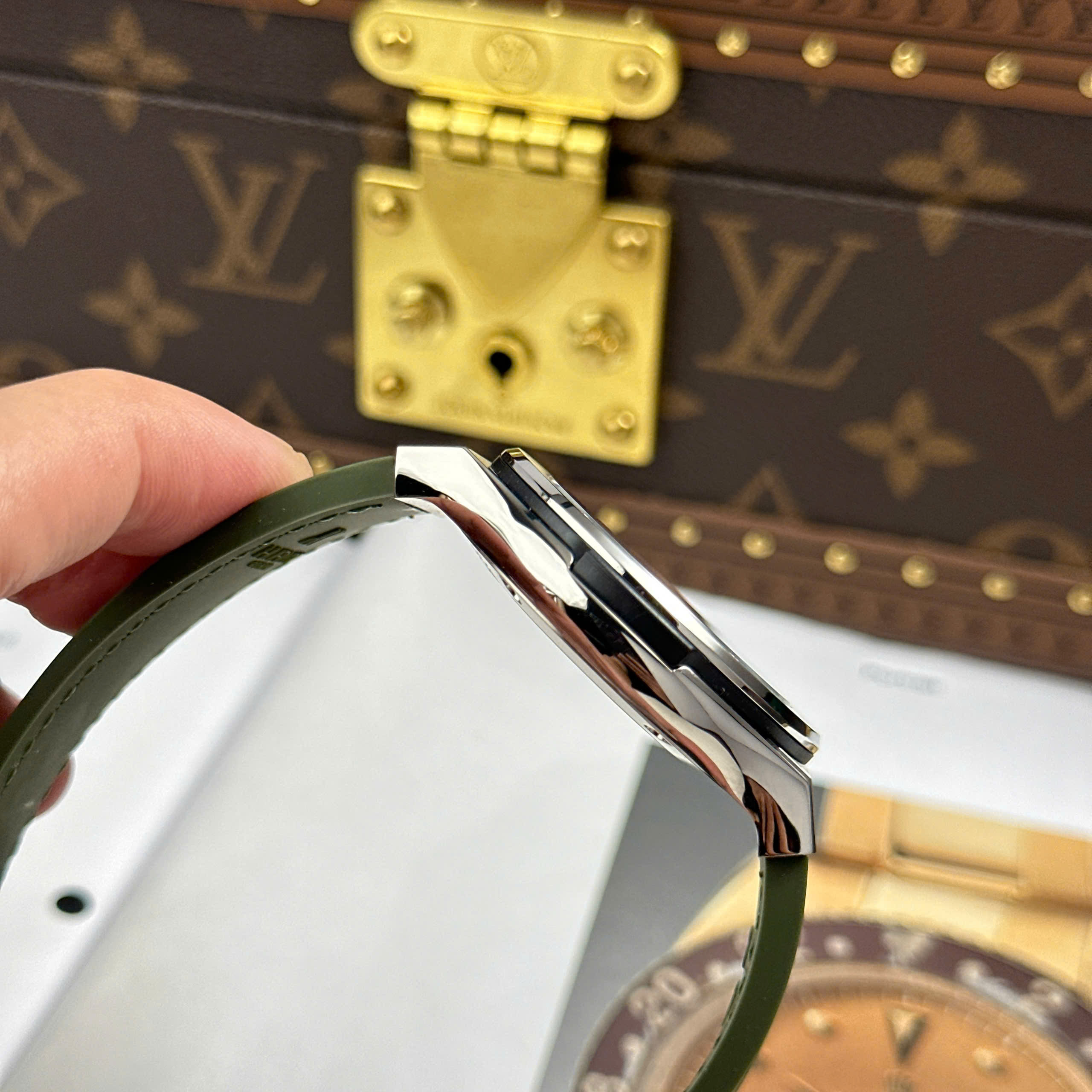 Đồng Hồ Hublot Classic Fusion 42mm Full Vỏ Titanium 85g Replica 1:1 JJZ Factory