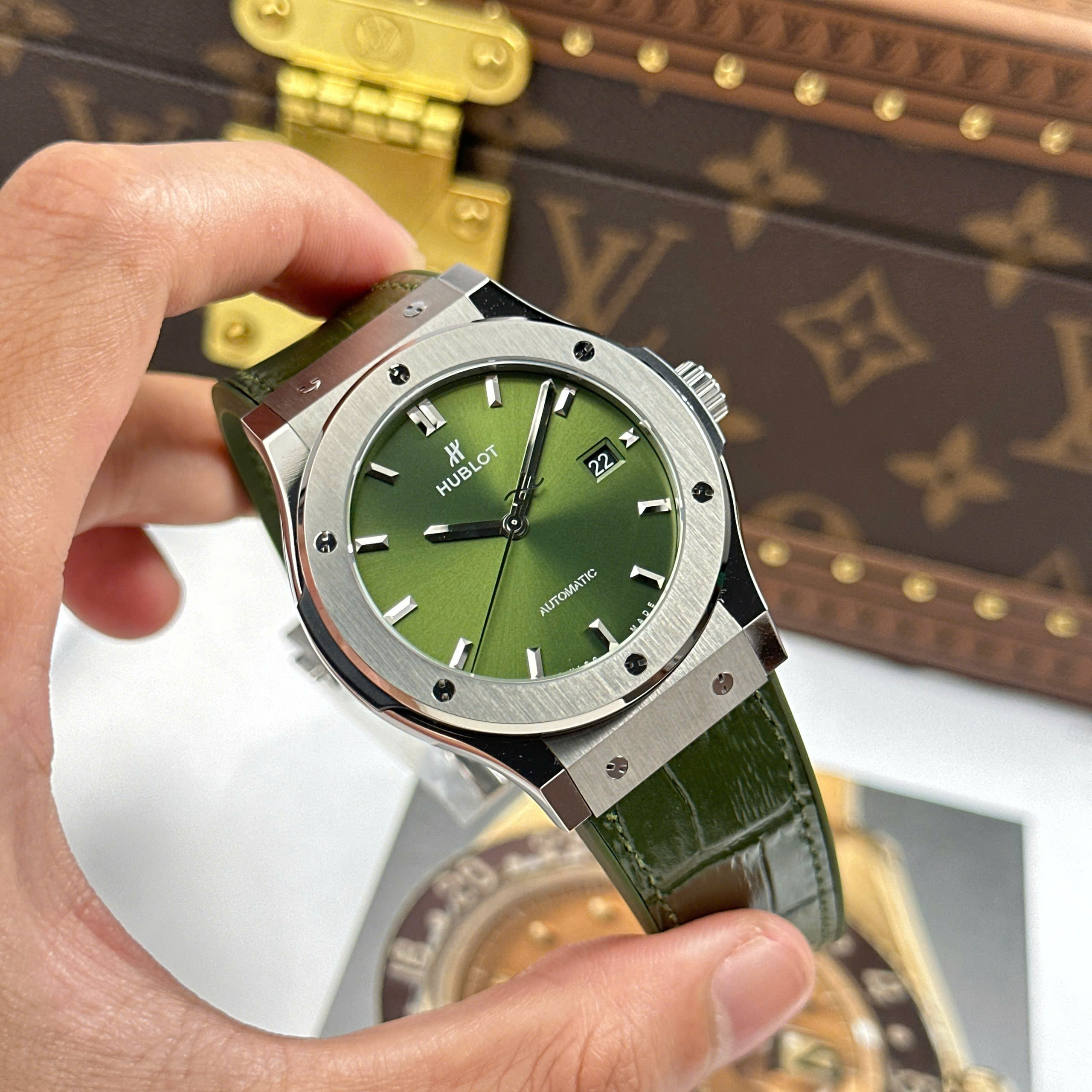 Đồng Hồ Hublot Classic Fusion 42mm Full Vỏ Titanium 85g Replica 1:1 JJZ Factory