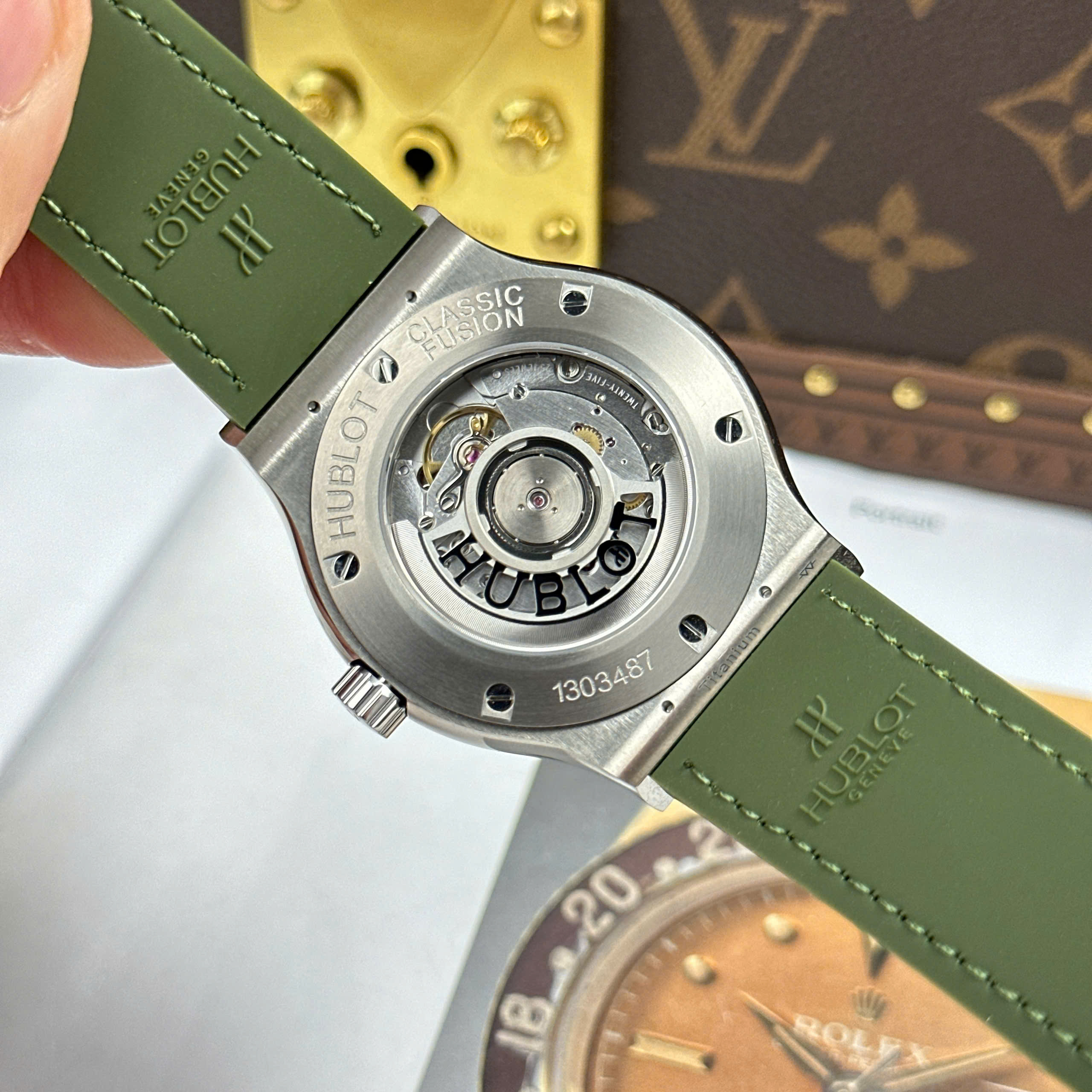 Đồng Hồ Hublot Classic Fusion 42mm Full Vỏ Titanium 85g Replica 1:1 JJZ Factory