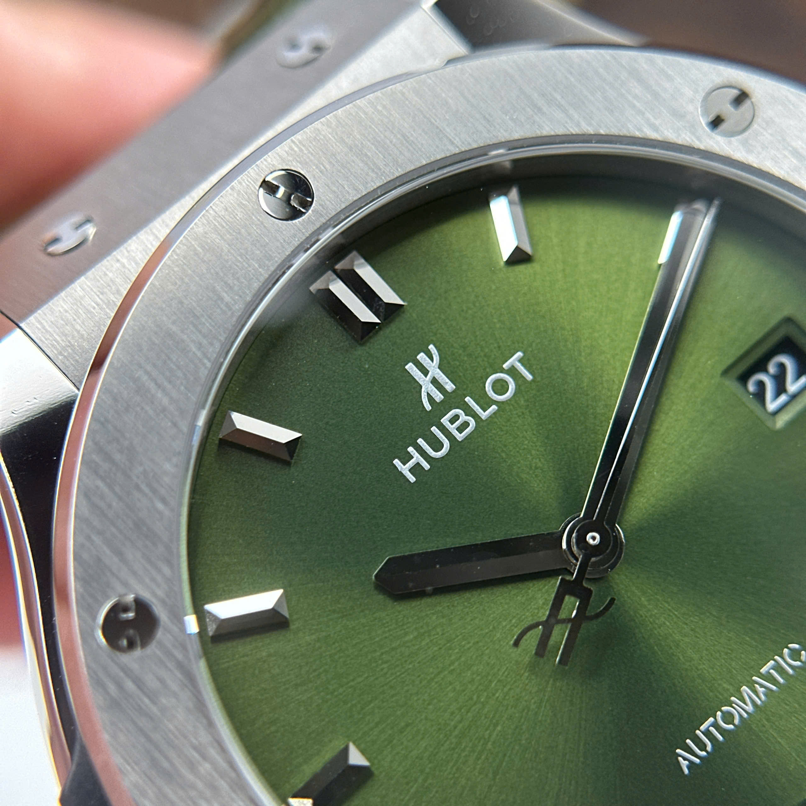 Đồng Hồ Hublot Classic Fusion 42mm Full Vỏ Titanium 85g Replica 1:1 JJZ Factory