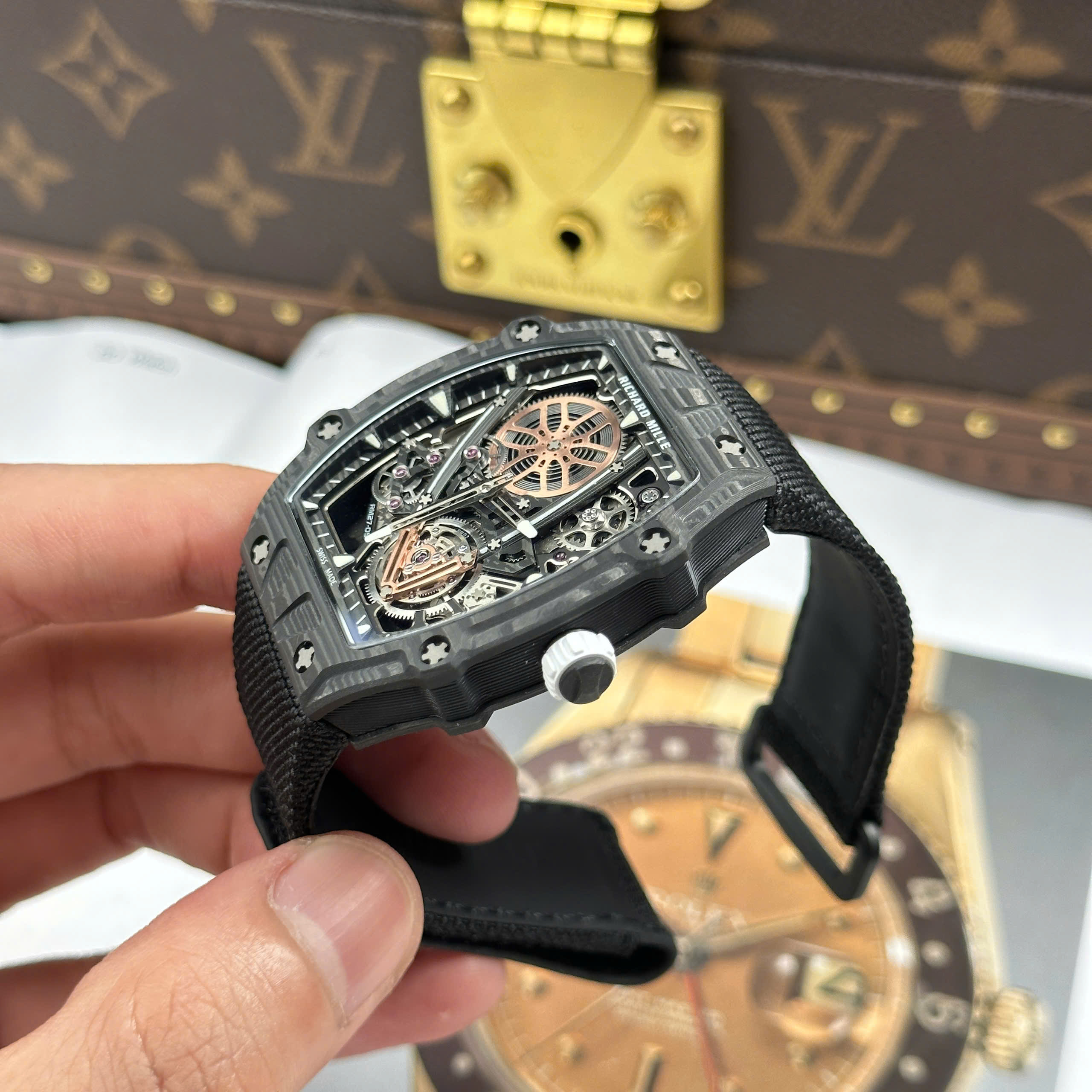 Đồng Hồ Richard Mille RM27-05 Rafael Nadal Flying Replica 1:1 Vỏ Carbon Cao Cấp