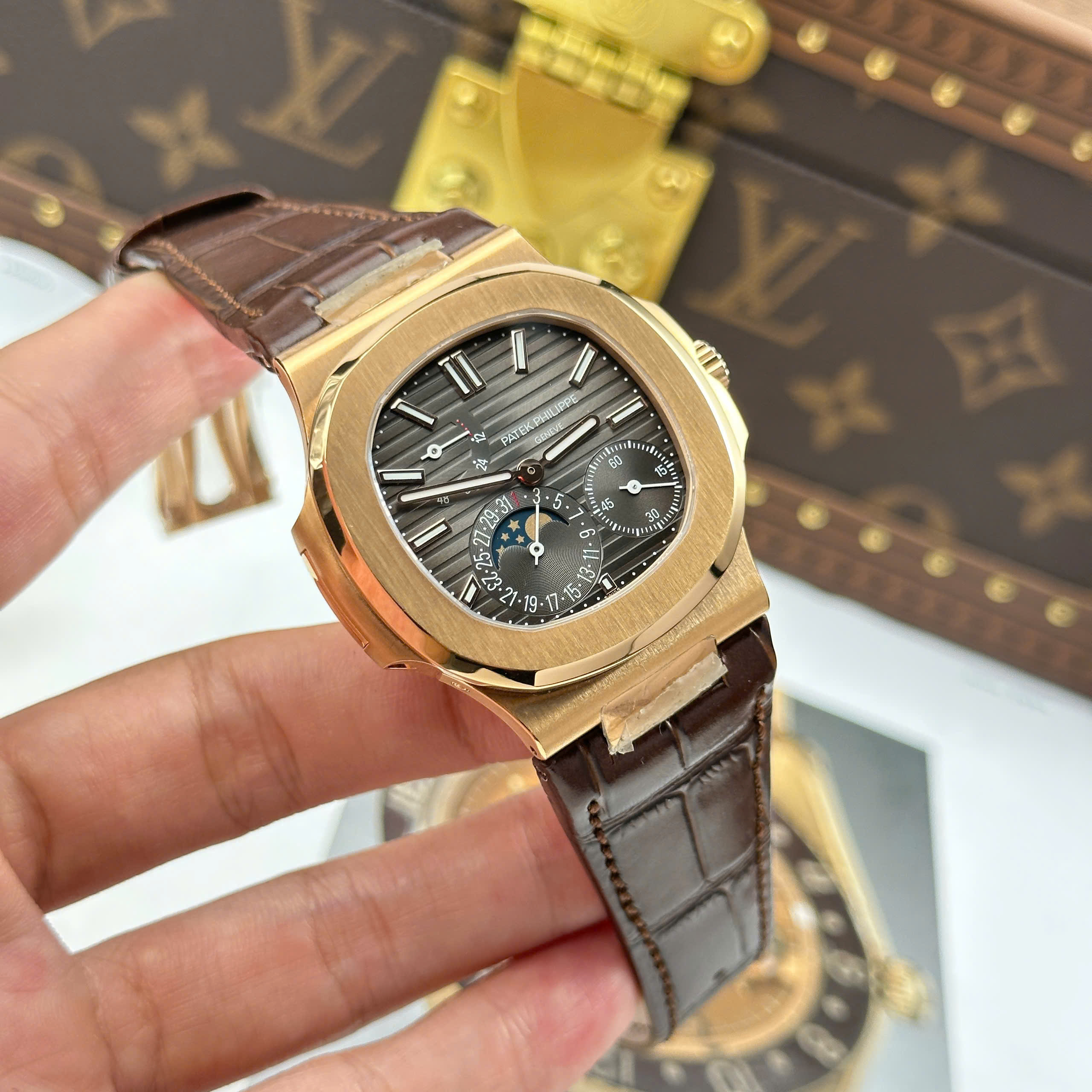 Đồng Hồ Patek Philippe Nautilus 5712R-001 40mm Full Chức Năng Replica 1:1 PPF Factory
