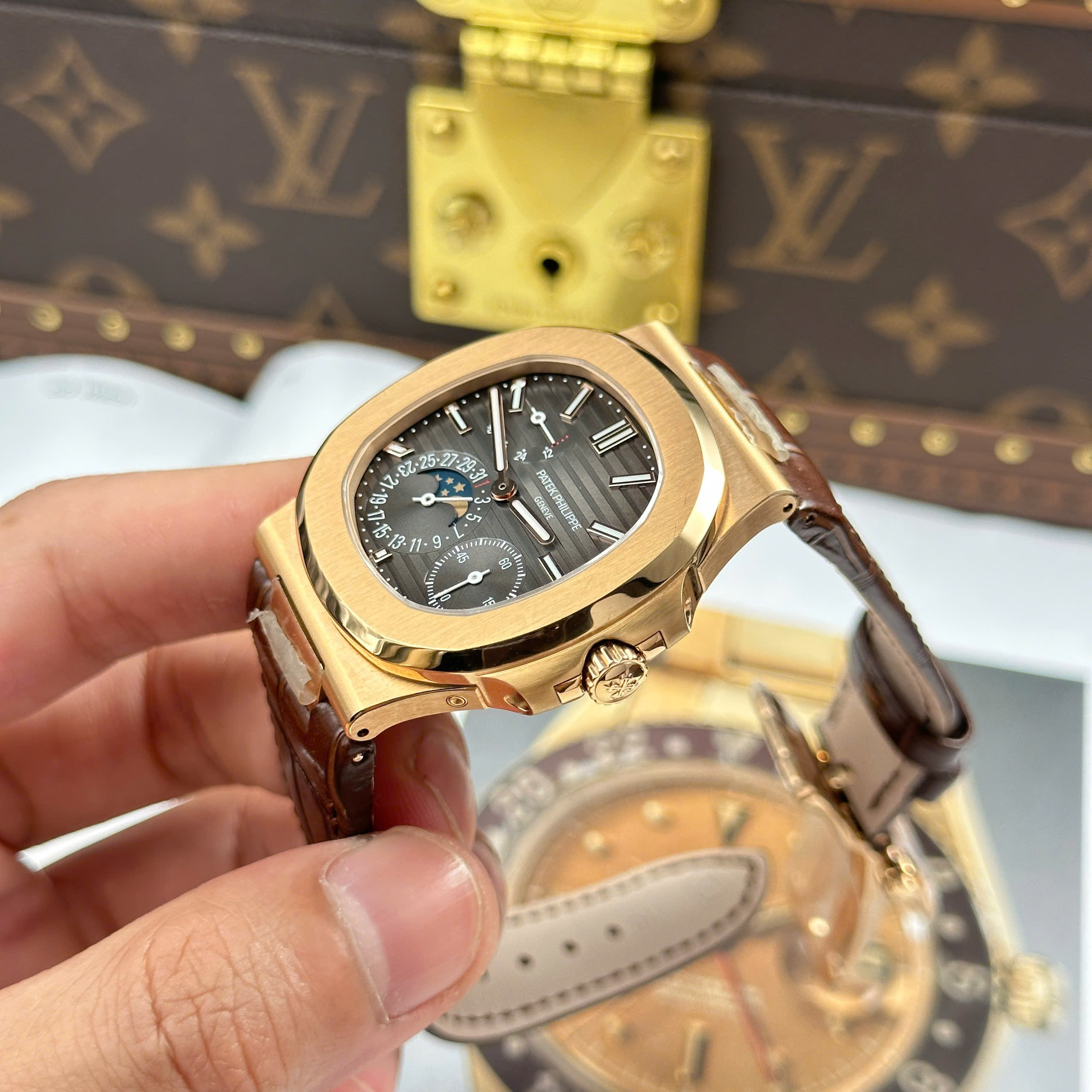 Đồng Hồ Patek Philippe Nautilus 5712R-001 40mm Full Chức Năng Replica 1:1 PPF Factory