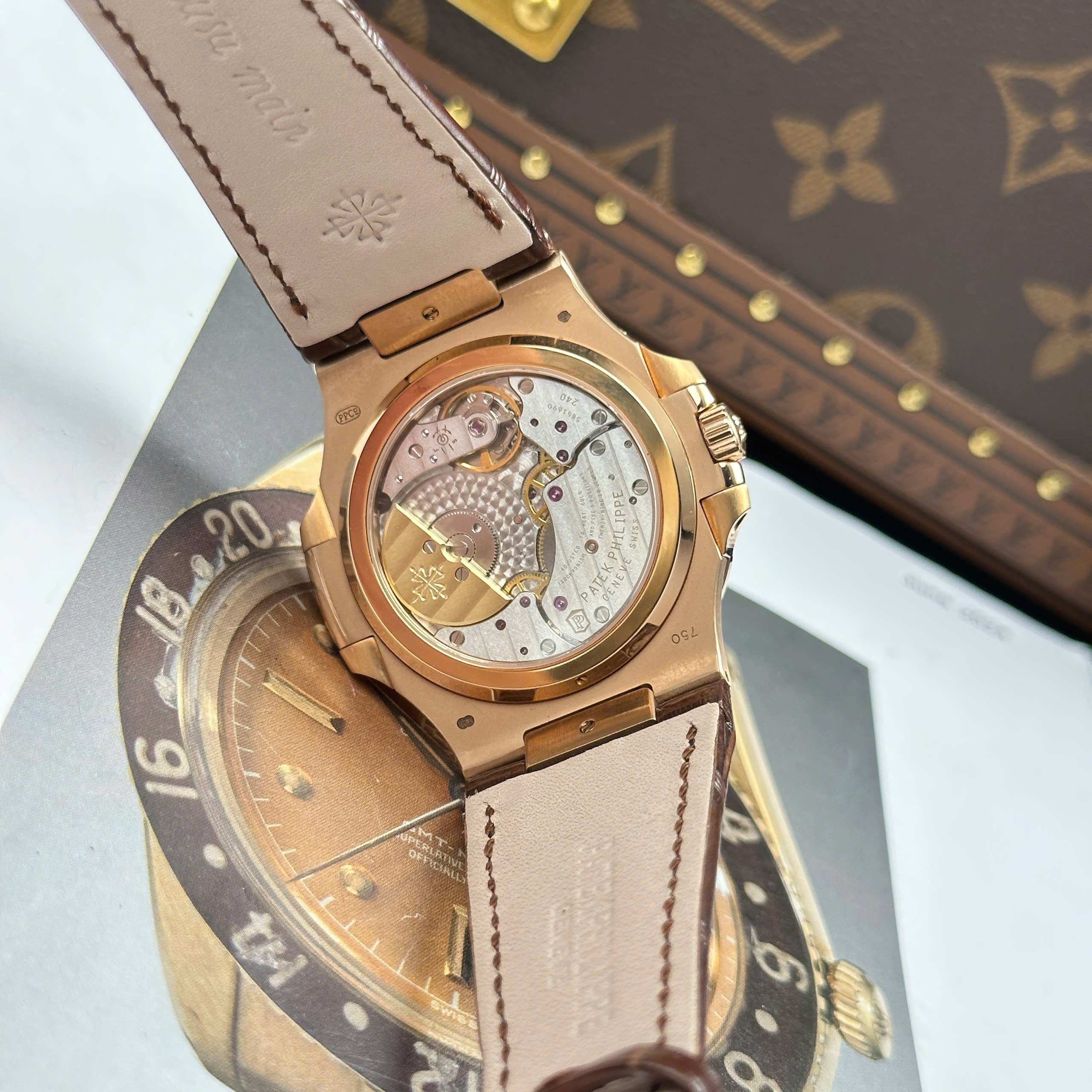 Đồng Hồ Patek Philippe Nautilus 5712R-001 40mm Full Chức Năng Replica 1:1 PPF Factory