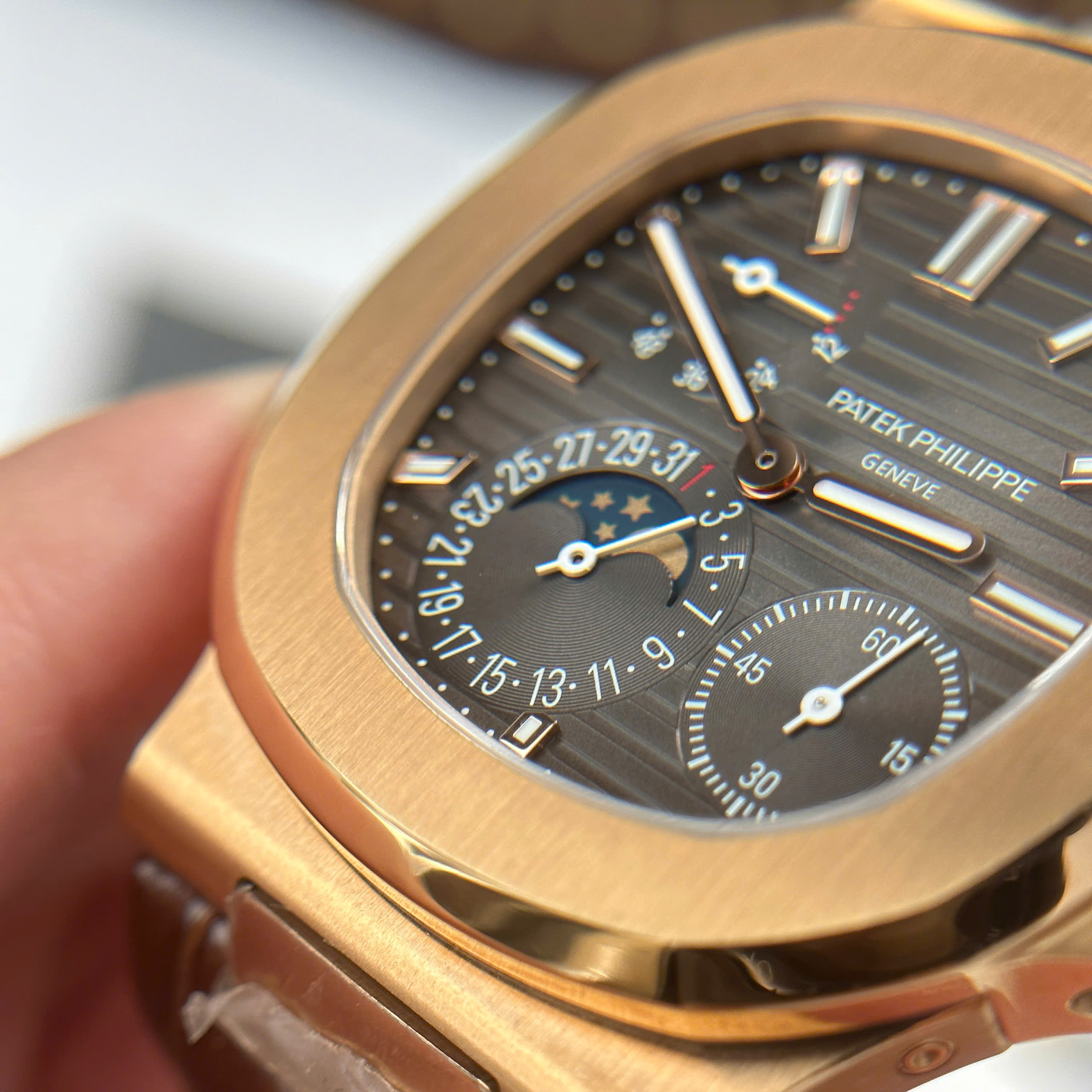 Đồng Hồ Patek Philippe Nautilus 5712R-001 40mm Full Chức Năng Replica 1:1 PPF Factory