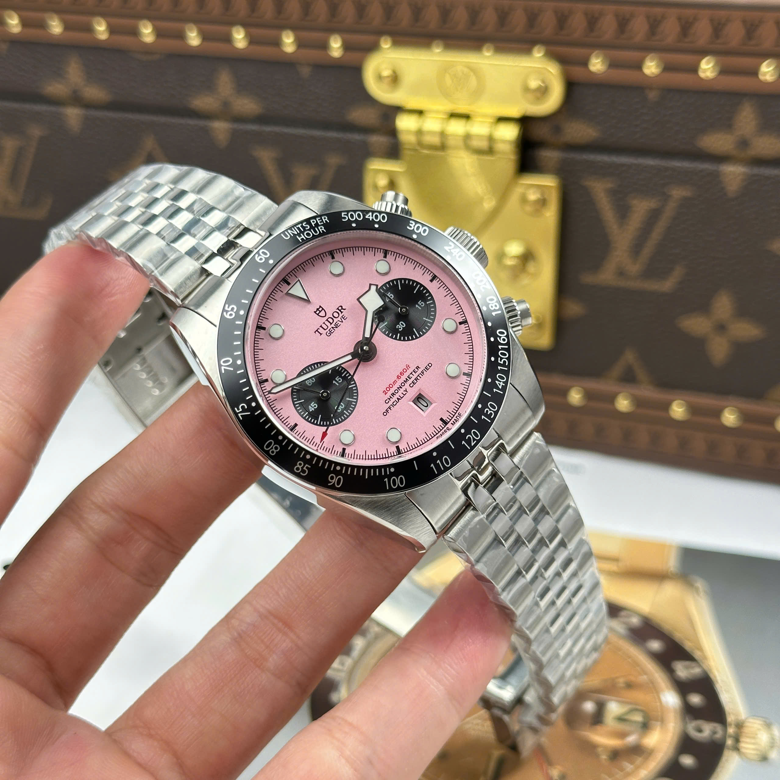 Đồng Hồ Tudor Black Bay Chrono 79360N Mặt Số Hồng Replica 1:1 TW Factory 41mm