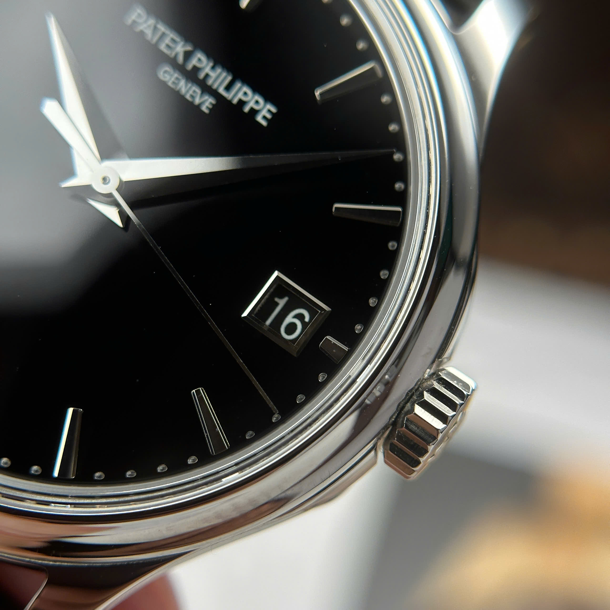 Đồng Hồ Patek Philippe Calatrava 5227G-010 39mm Cạy Đáy Replica 1:1 3k Factory