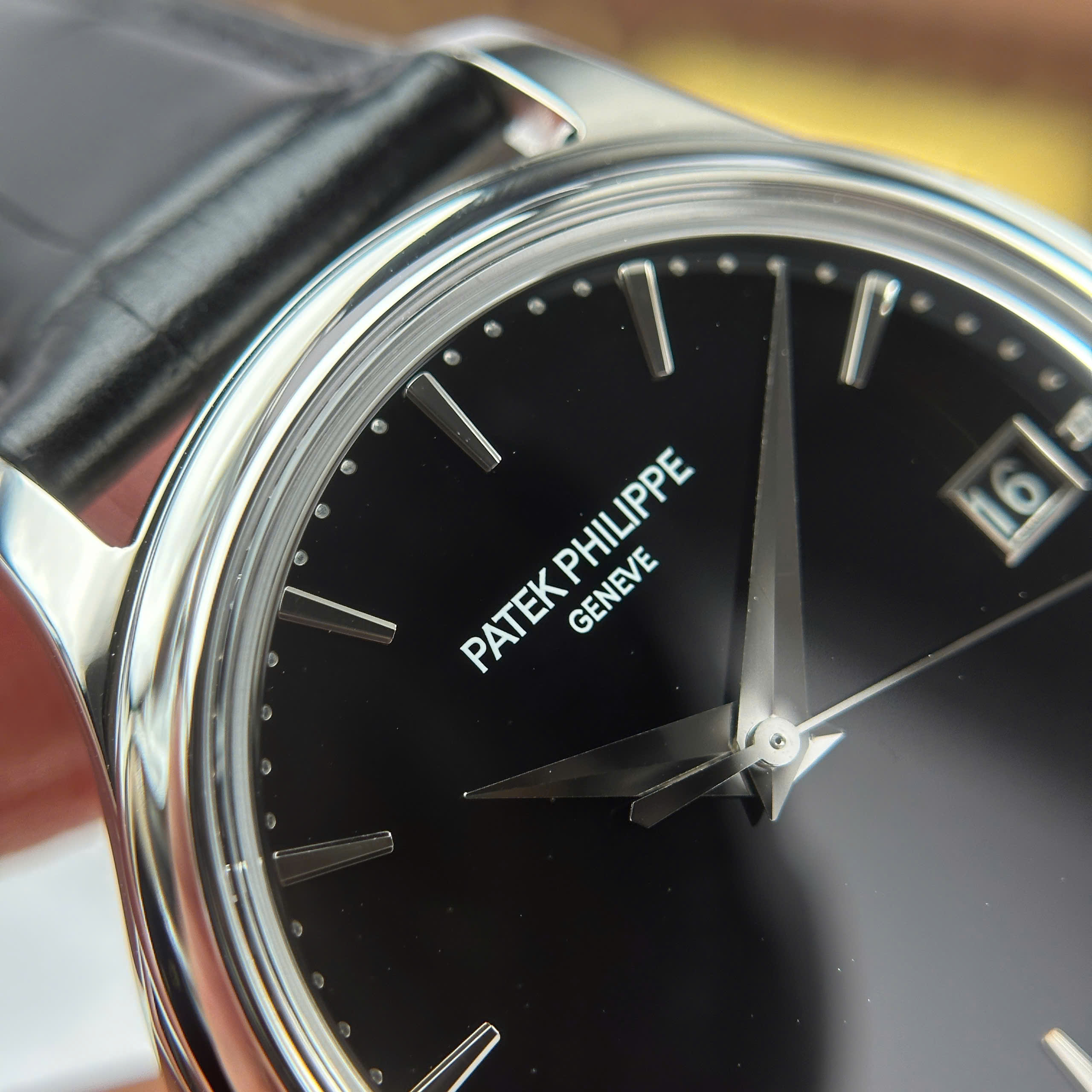Đồng Hồ Patek Philippe Calatrava 5227G-010 39mm Cạy Đáy Replica 1:1 3k Factory