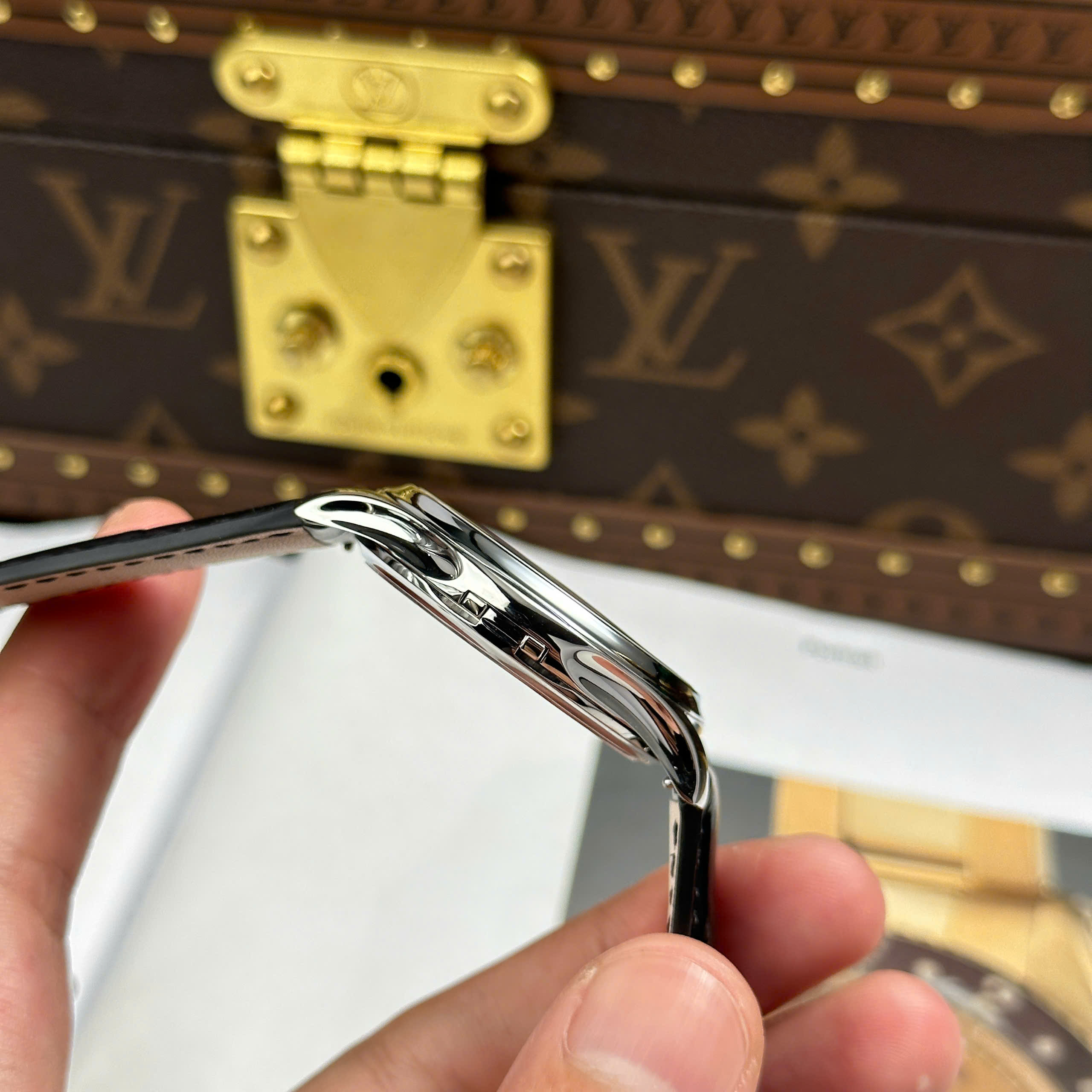 Đồng Hồ Patek Philippe Calatrava 5227G-010 39mm Cạy Đáy Replica 1:1 3k Factory