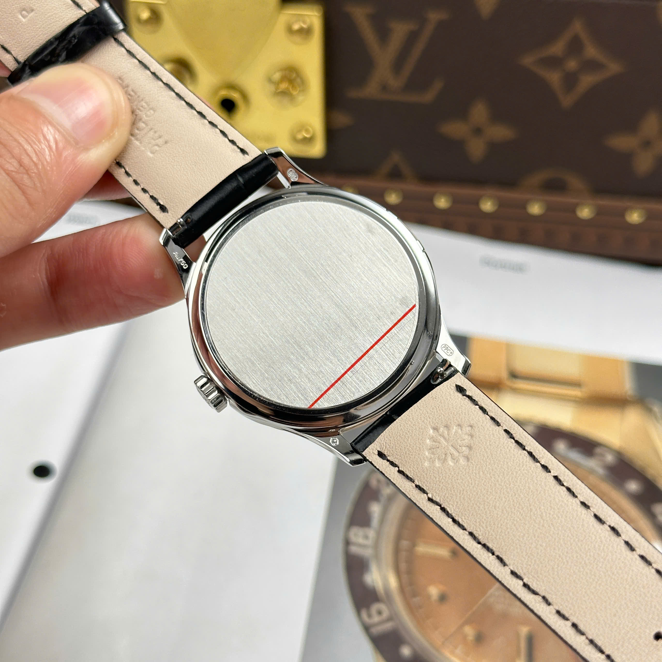 Đồng Hồ Patek Philippe Calatrava 5227G-010 39mm Cạy Đáy Replica 1:1 3k Factory