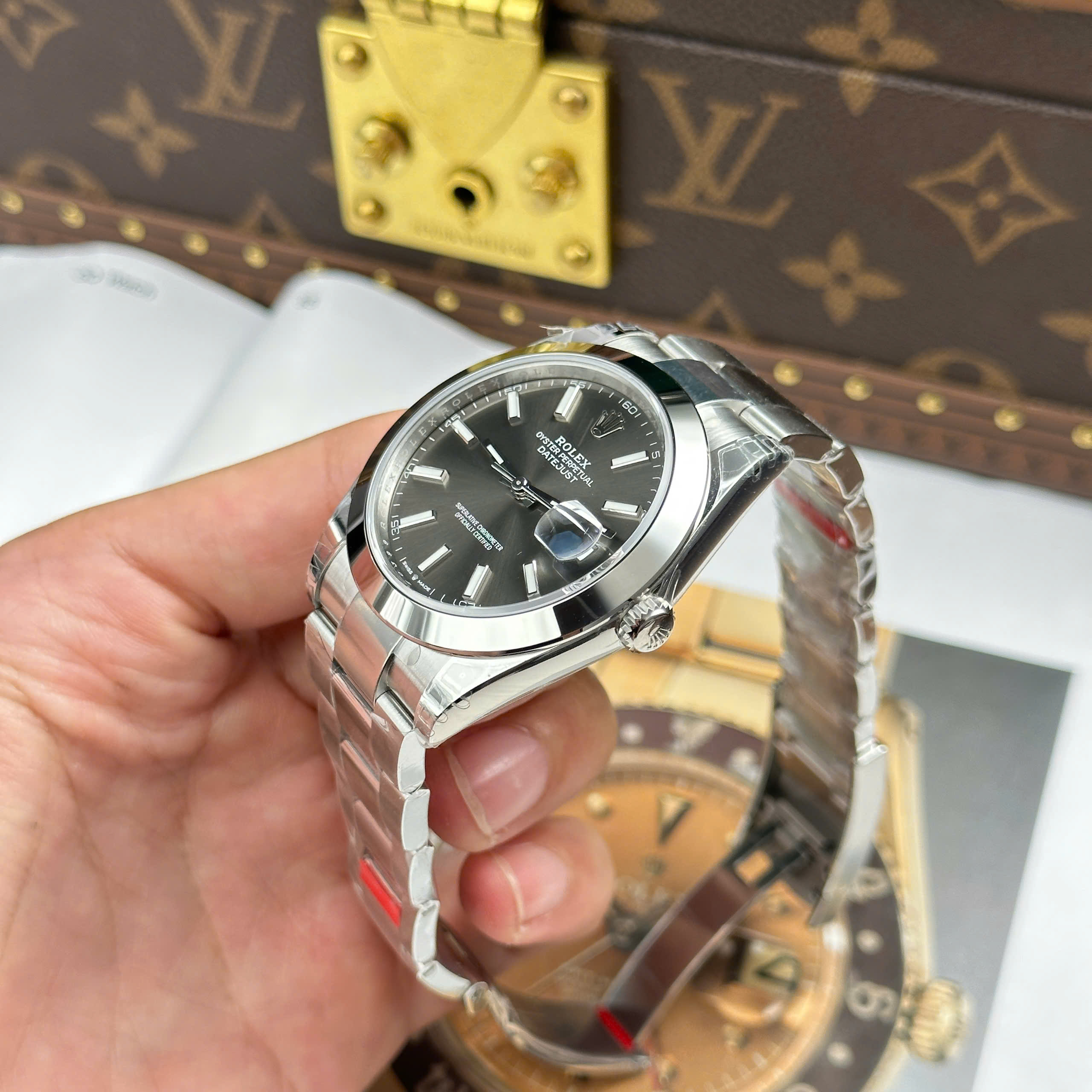 Đồng Hồ Rolex Datejust 41mm M126300 Mặt Số Xám Replica 1:1 VSF Factory