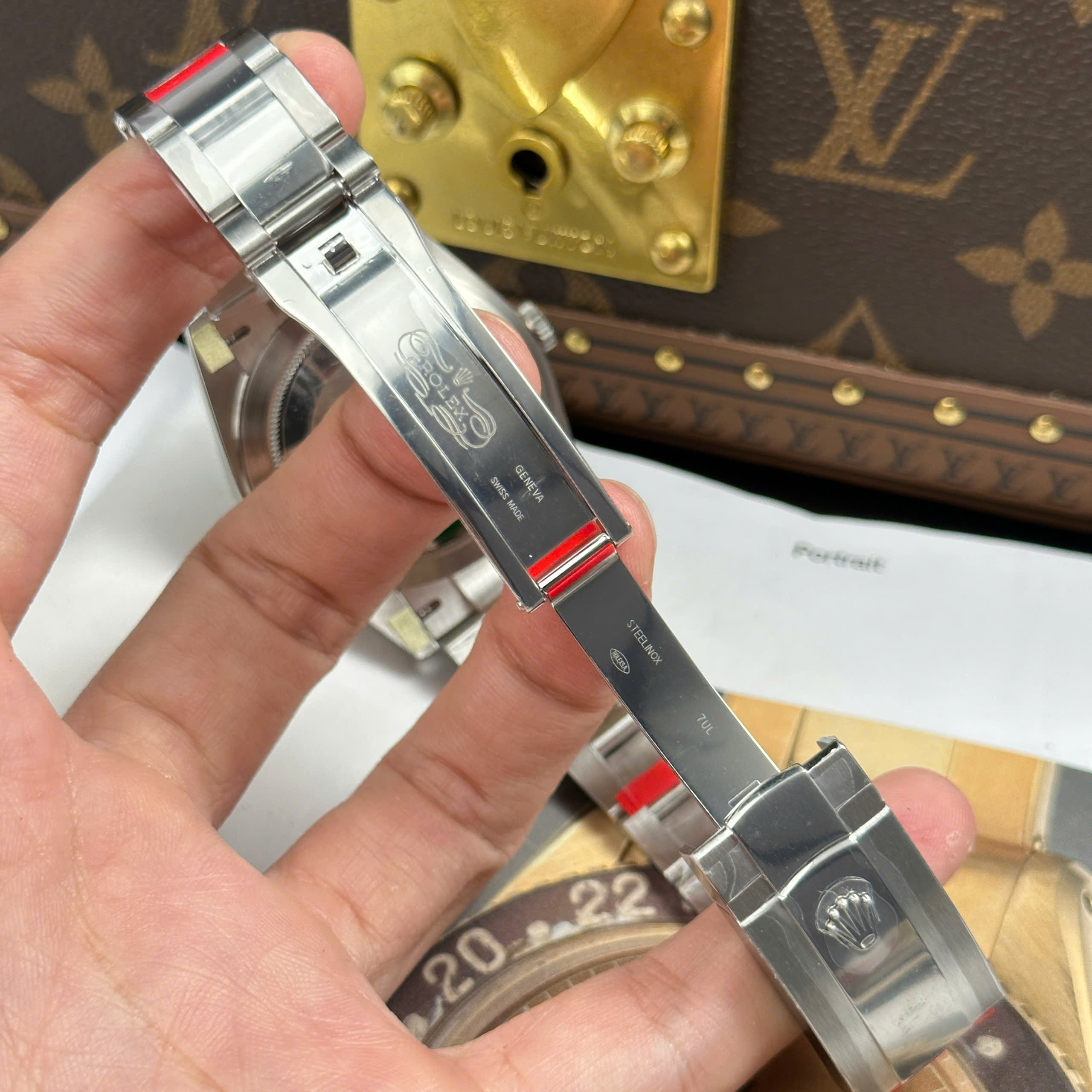 Đồng Hồ Rolex Datejust 41mm M126300 Mặt Số Trắng Replica 1:1 VSF Factory