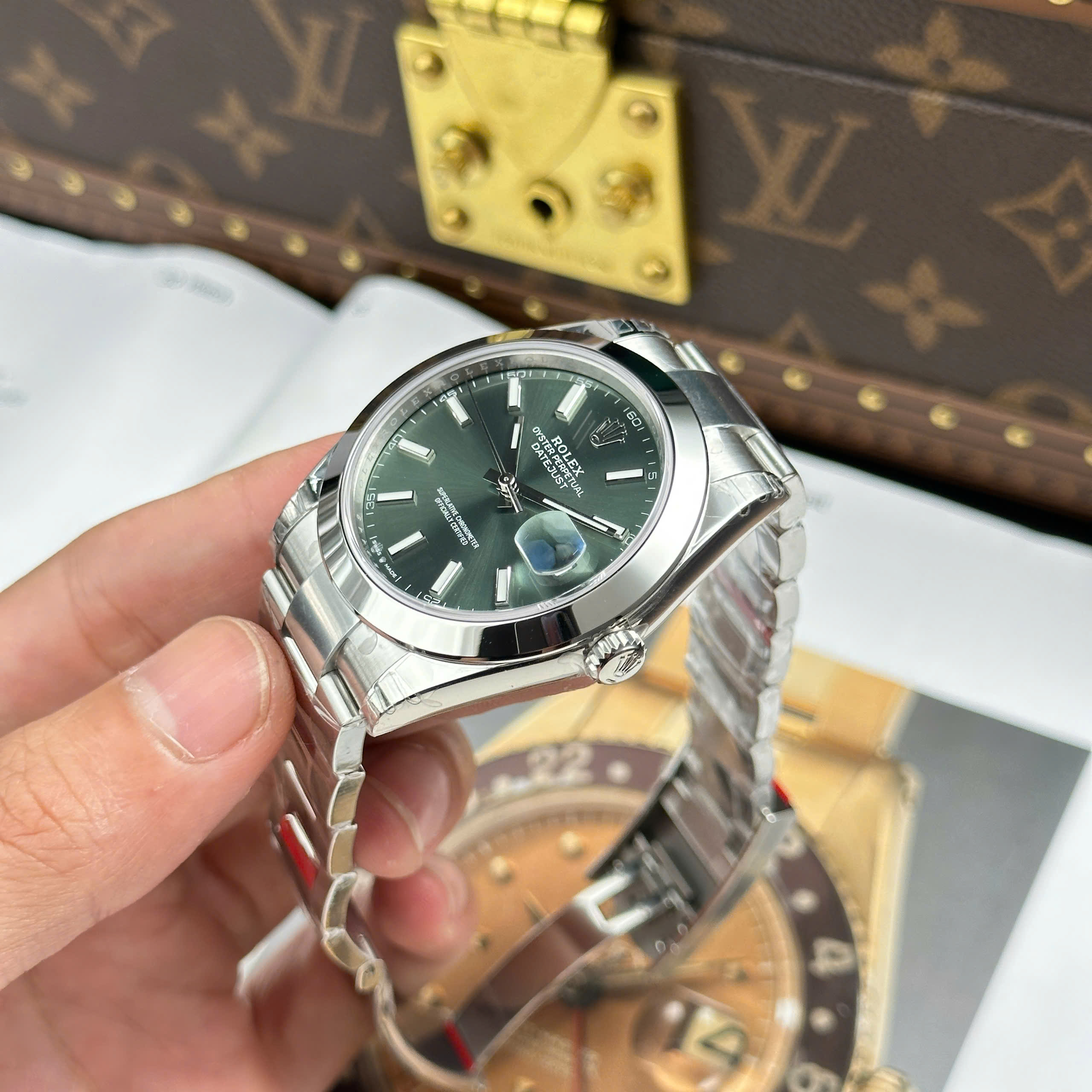Đồng Hồ Rolex Datejust 41mm M126300 Mặt Số Xanh Lá Replica 1:1 VSF Factory
