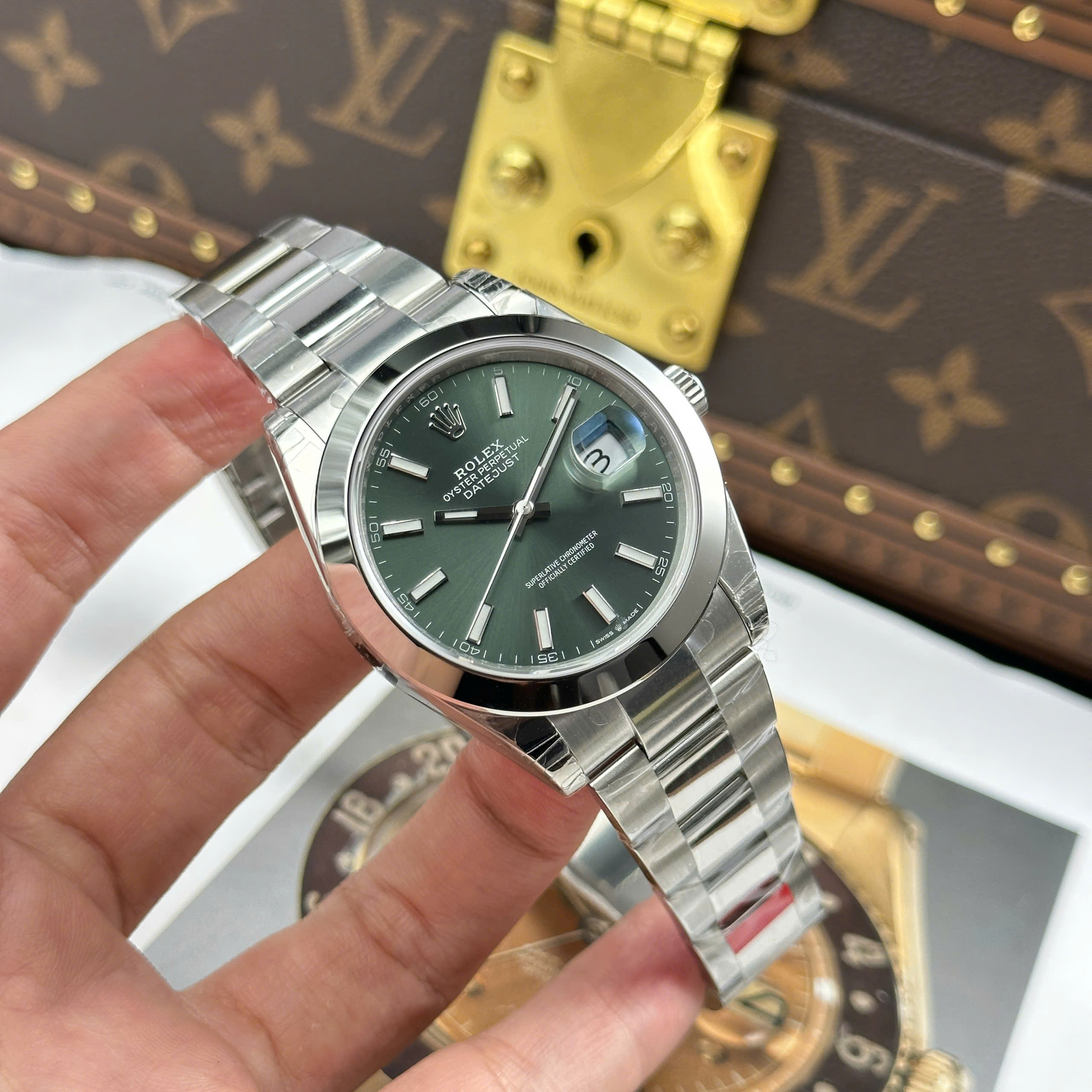 Đồng Hồ Rolex Datejust 41mm M126300 Mặt Số Xanh Lá Replica 1:1 VSF Factory