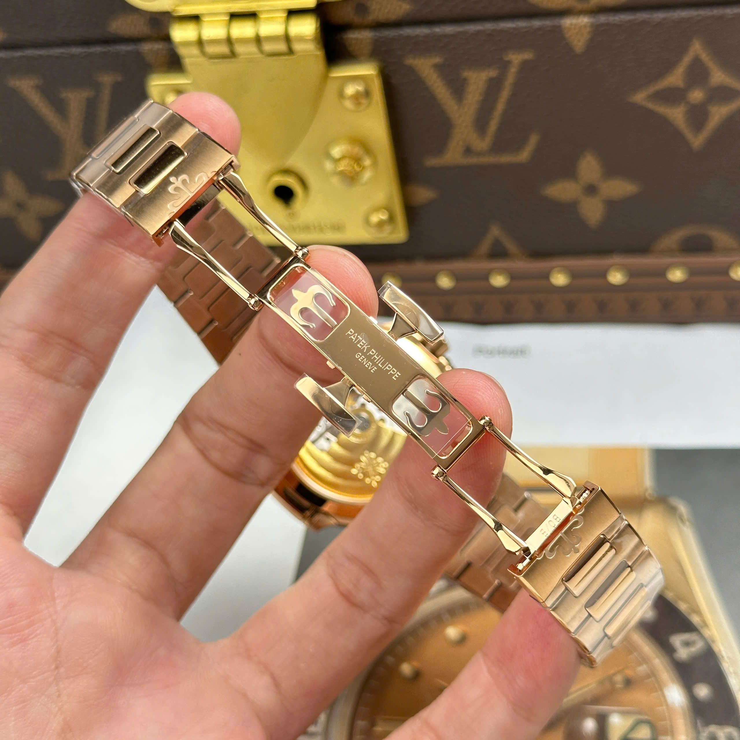 Đồng Hồ Patek Philippe Nautilus 7118 Đính Đá 35.2mm Replica 1:1 3K Factory