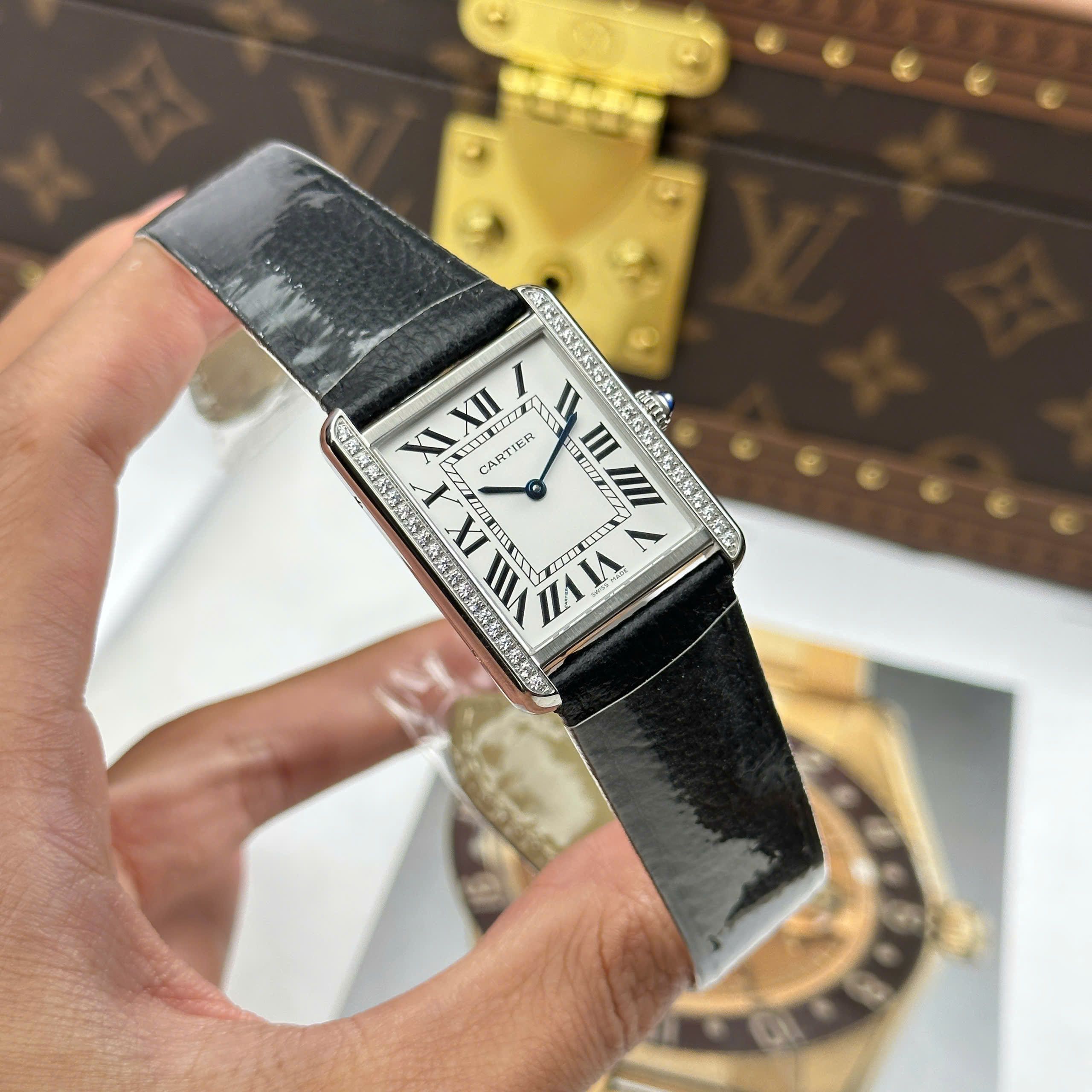 Đồng Hồ Cartier Tank Solo Large Moden 27.5mmx35mm Đính Đá Replica 1:1 AF Factory
