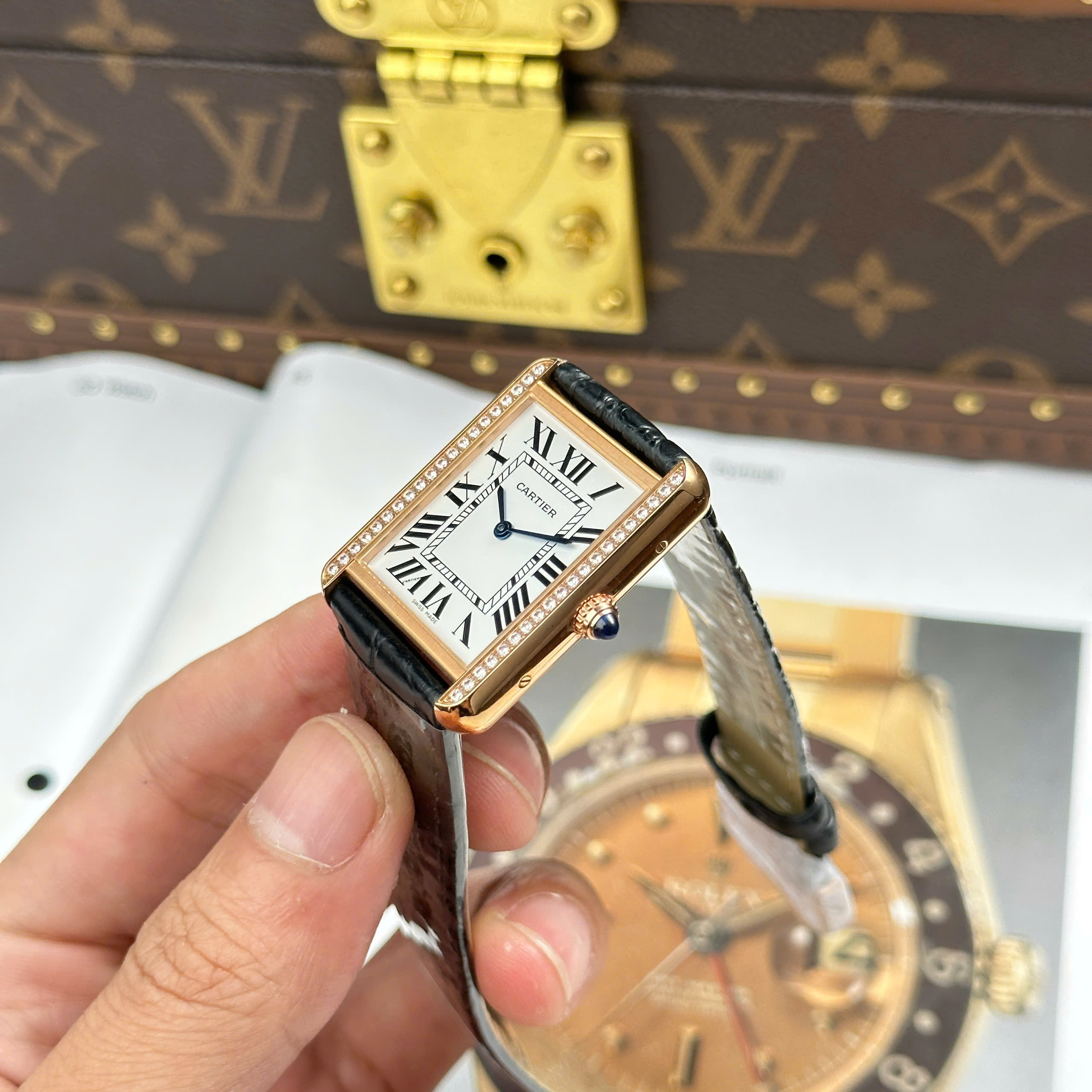 Đồng Hồ Cartier Tank Solo Large Moden 27.5mmx35mm Đính Đá Replica 1:1 AF Factory