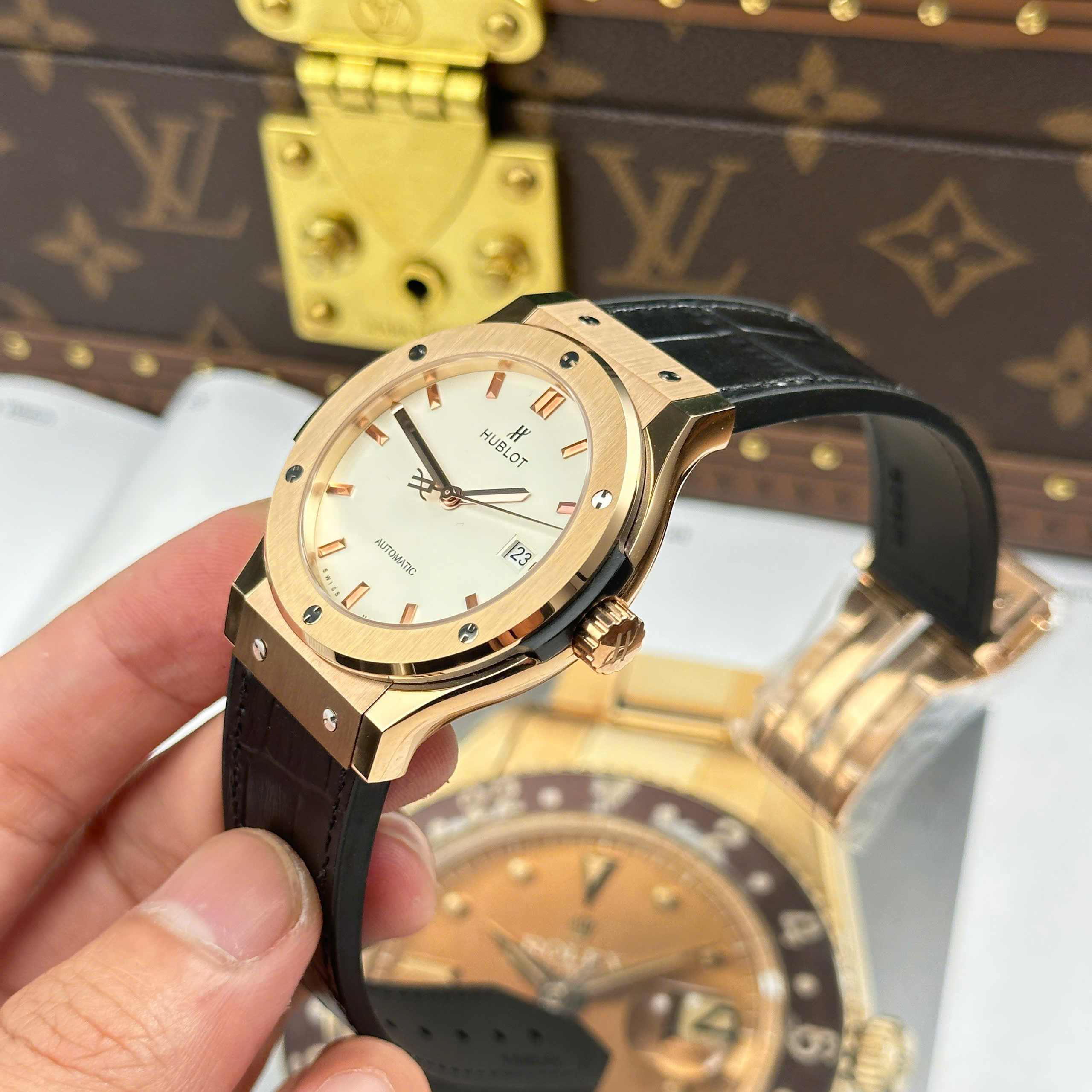 Đồng Hồ Hublot Classic Fusion 42mm Vỏ Vàng Hồng Cao Cấp JJZ Factory Rep 1:1