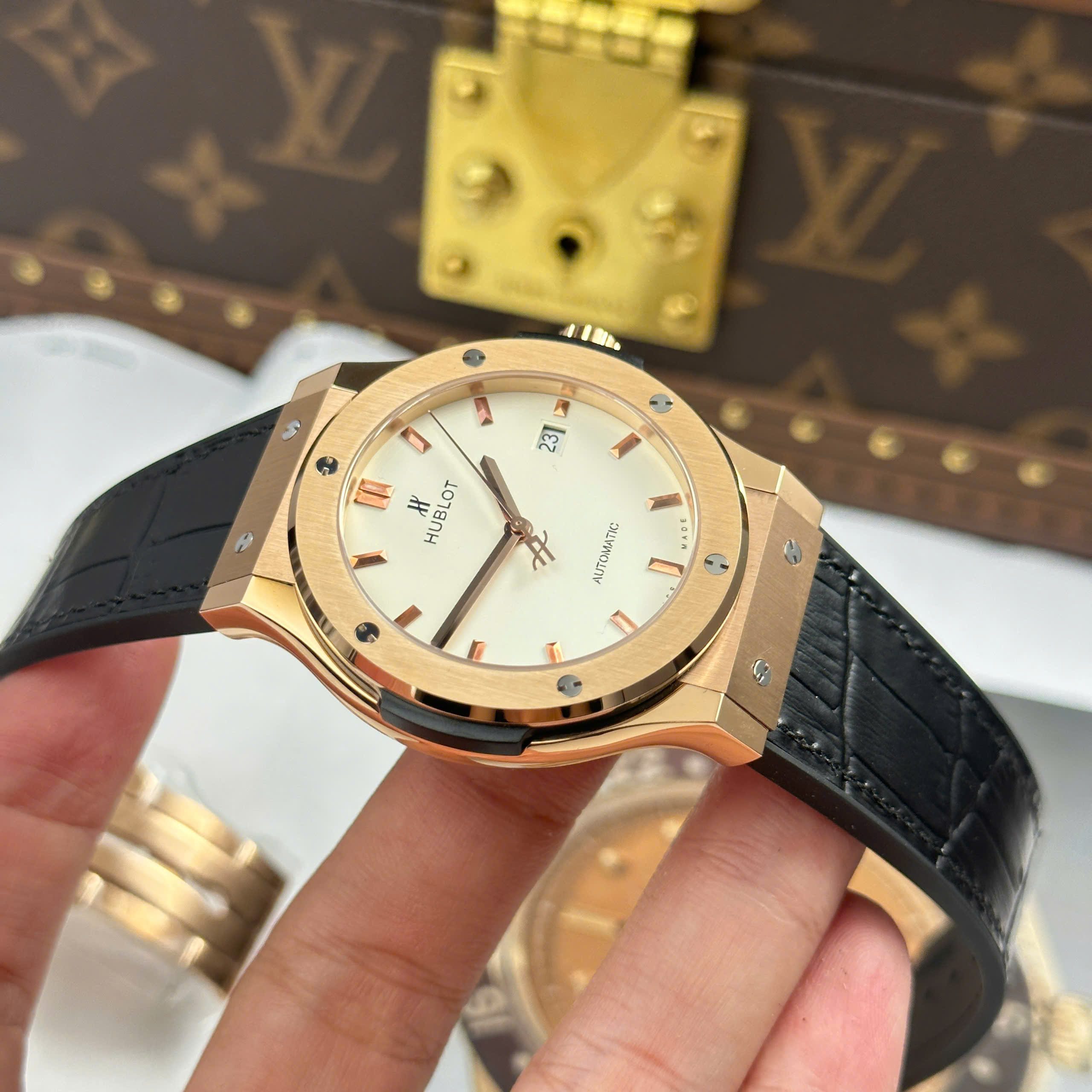 Đồng Hồ Hublot Classic Fusion 42mm Vỏ Vàng Hồng Cao Cấp JJZ Factory Rep 1:1