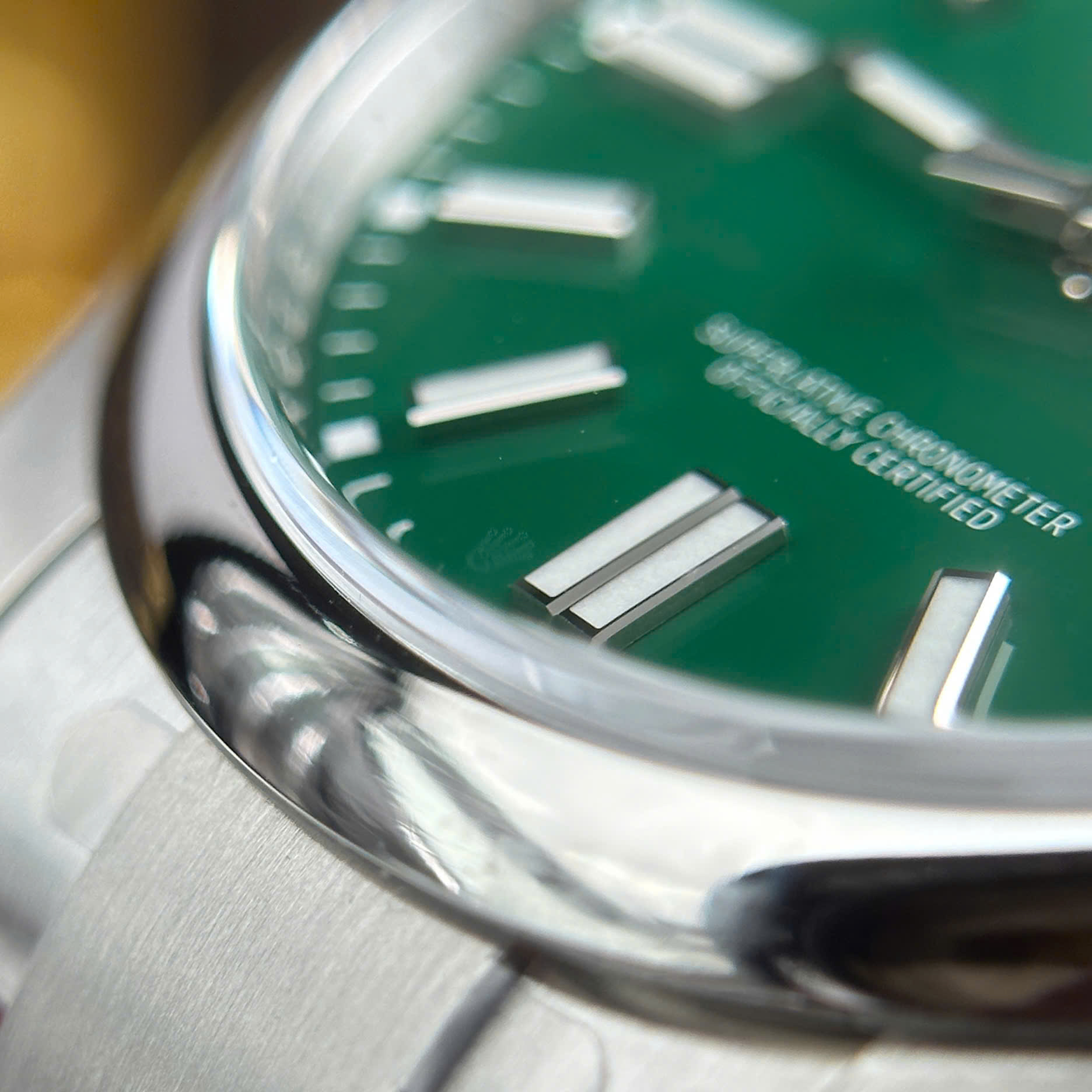 Đồng Hồ Rolex Oyster Perpetual 41mm M124300 Mặt Số Xanh Lá Replica 1:1 Clean Factory