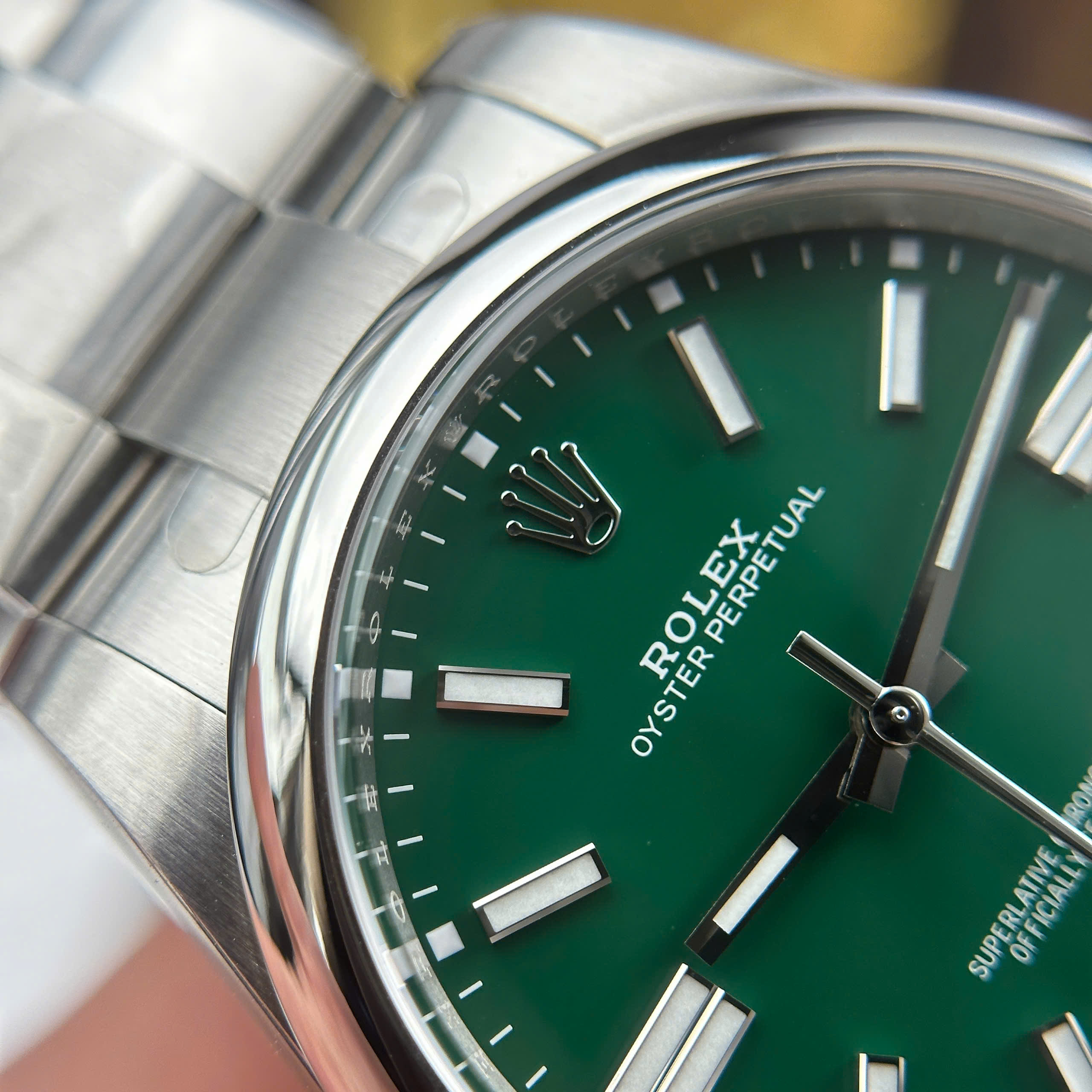 Đồng Hồ Rolex Oyster Perpetual 41mm M124300 Mặt Số Xanh Lá Replica 1:1 Clean Factory