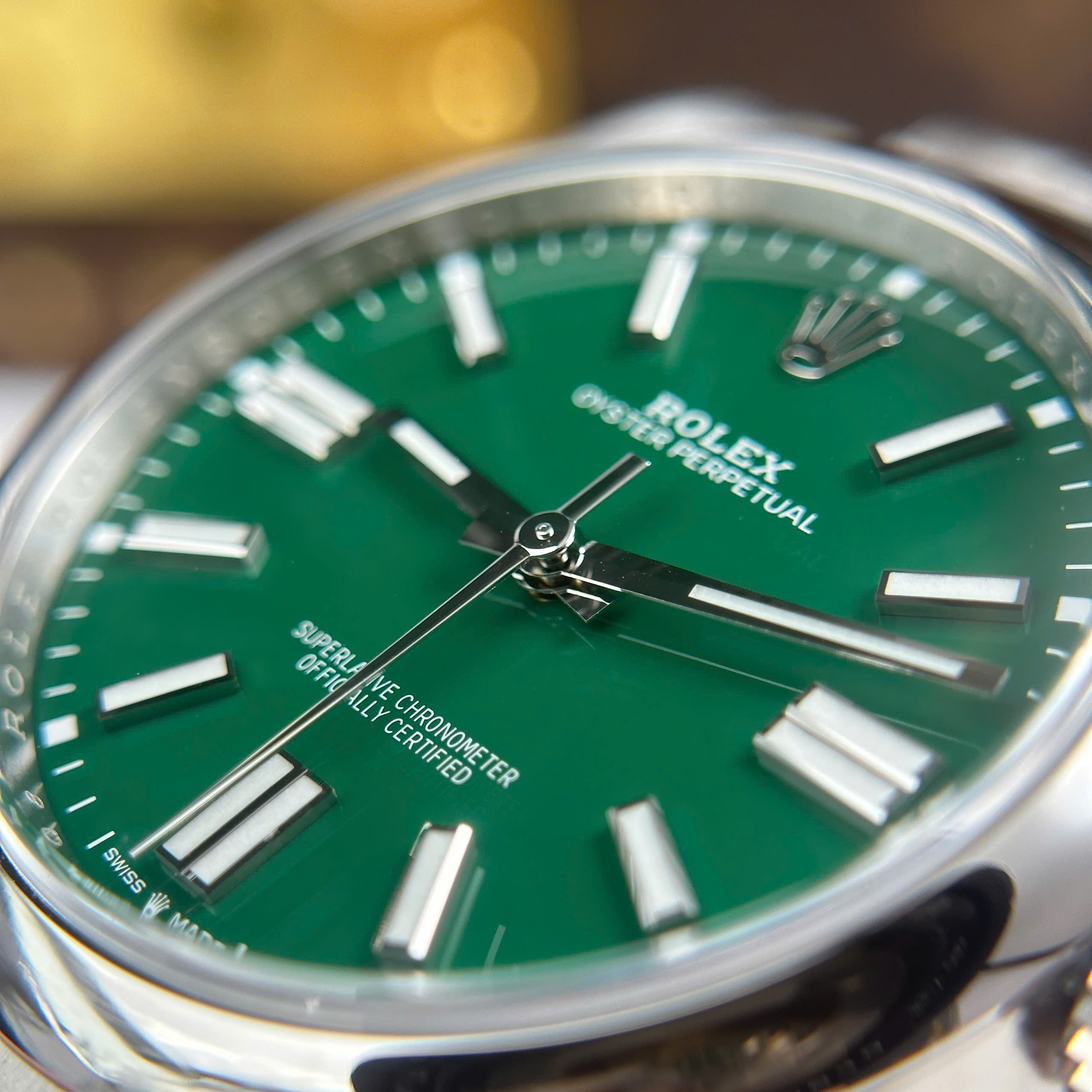 Đồng Hồ Rolex Oyster Perpetual 41mm M124300 Mặt Số Xanh Lá Replica 1:1 Clean Factory
