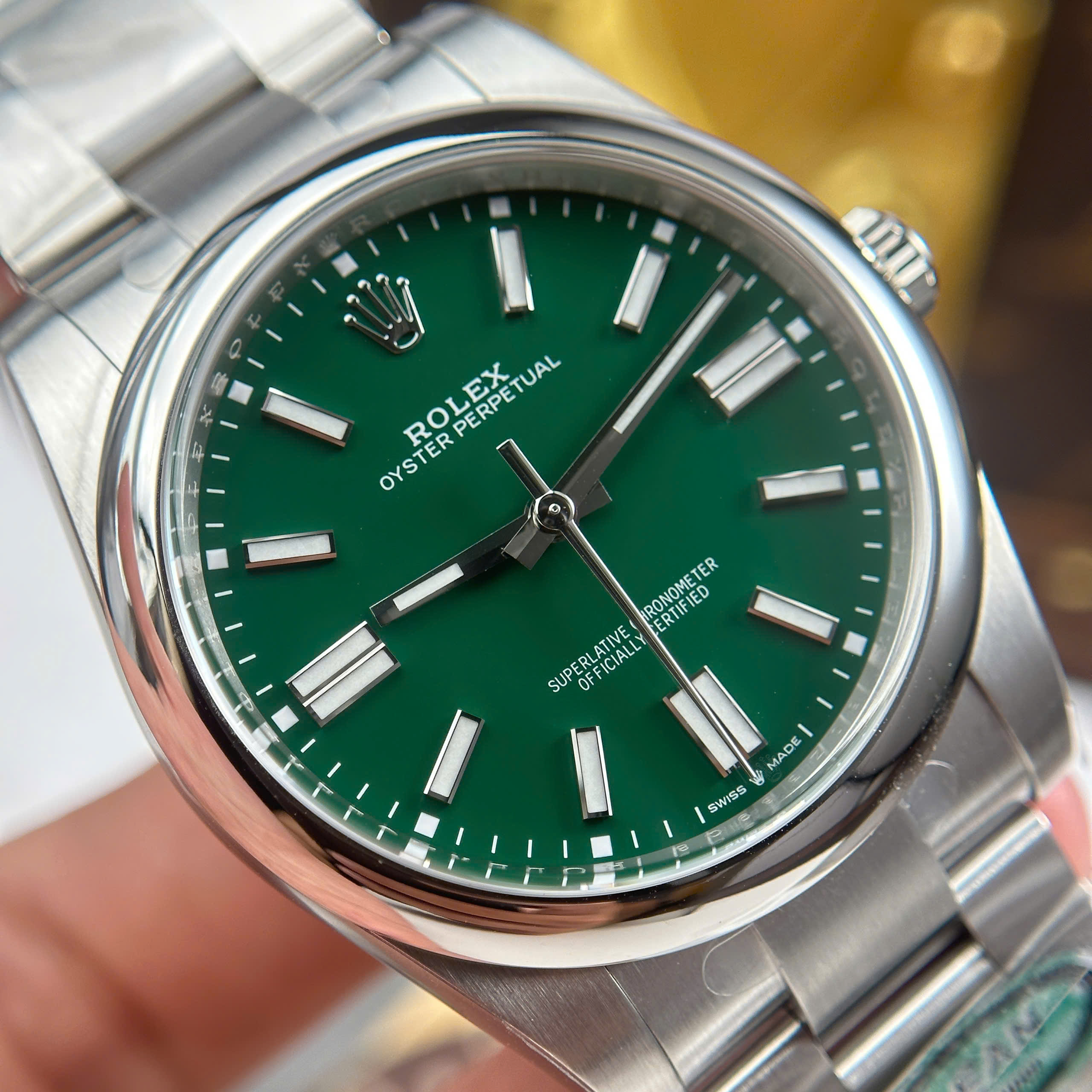 Đồng Hồ Rolex Oyster Perpetual 41mm M124300 Mặt Số Xanh Lá Replica 1:1 Clean Factory