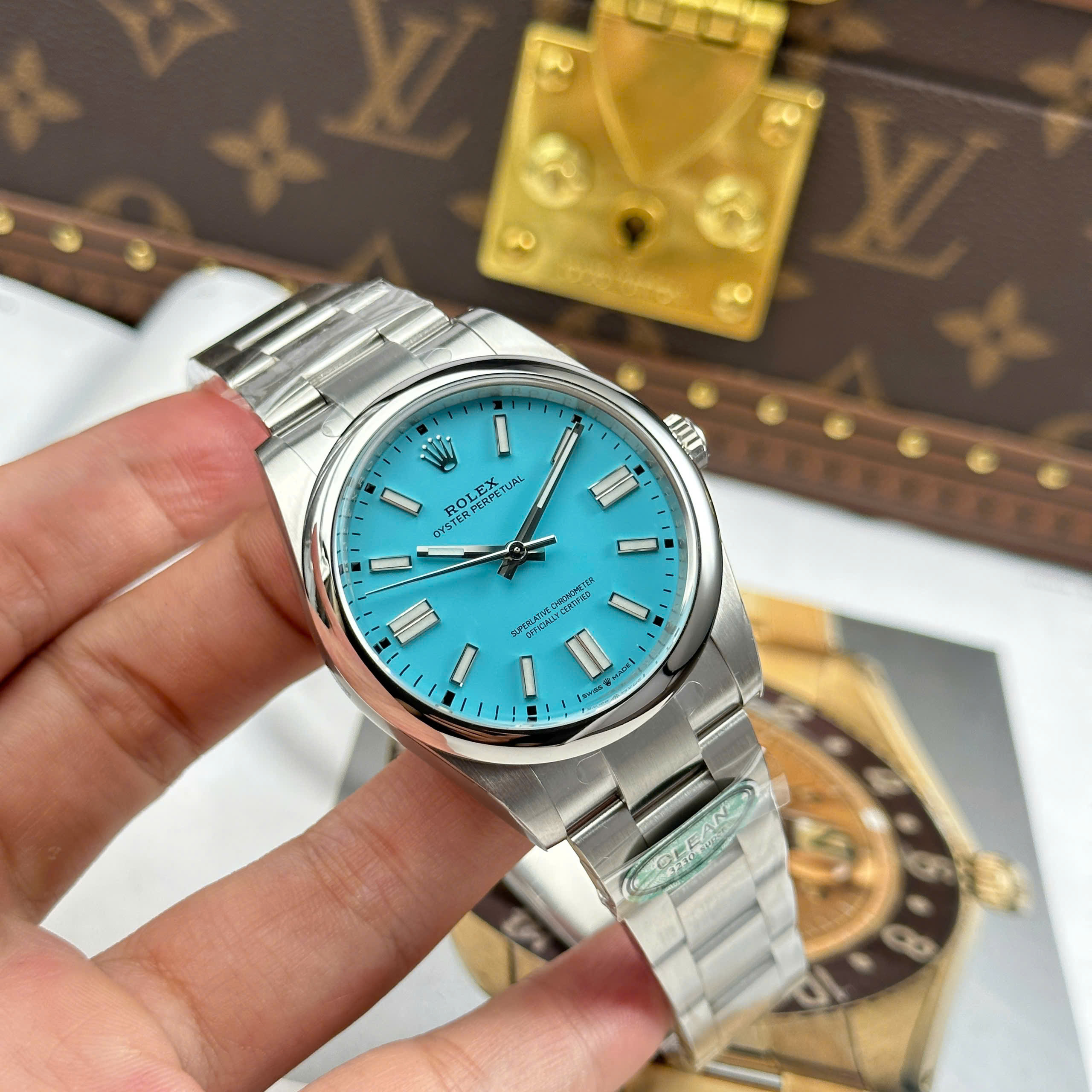 Đồng Hồ Rolex Oyster Perpetual 41mm M124300 Mặt Số Xanh Ngọc Lam Replica 1:1 Clean Factory