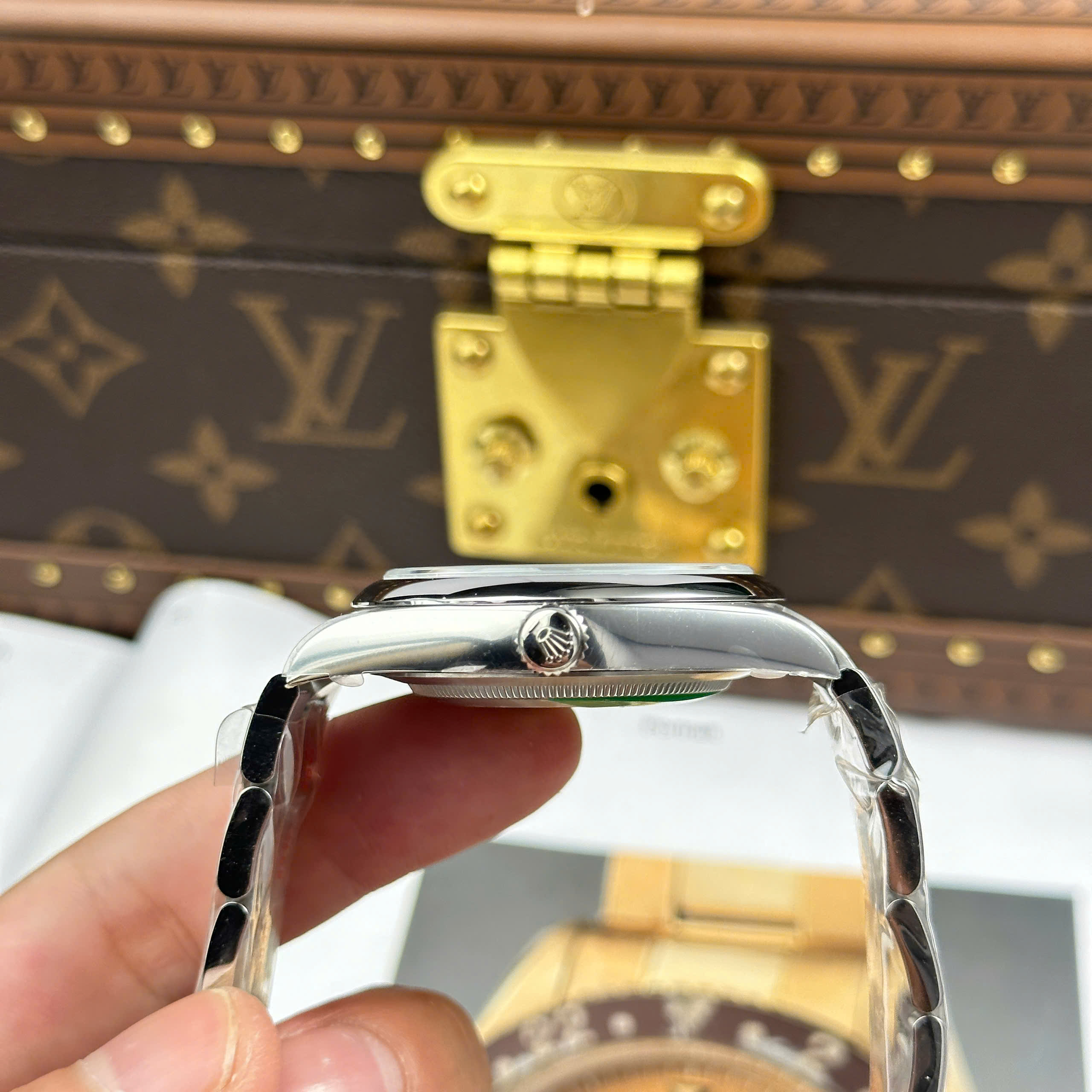 Đồng Hồ Rolex Oyster Perpetual 41mm M124300 Mặt Số Bạc Replica 1:1 Clean Factory