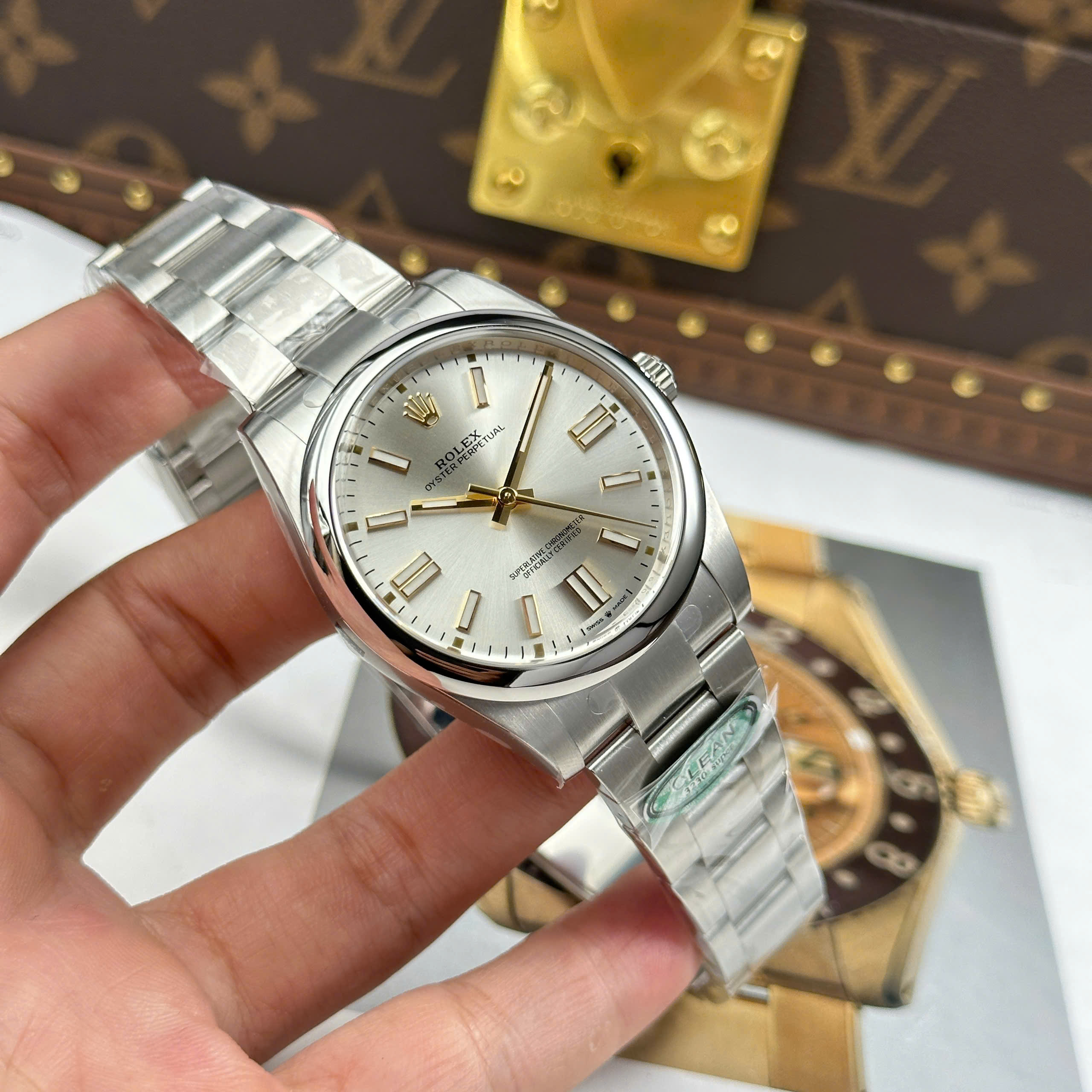 Đồng Hồ Rolex Oyster Perpetual 41mm M124300 Mặt Số Bạc Replica 1:1 Clean Factory