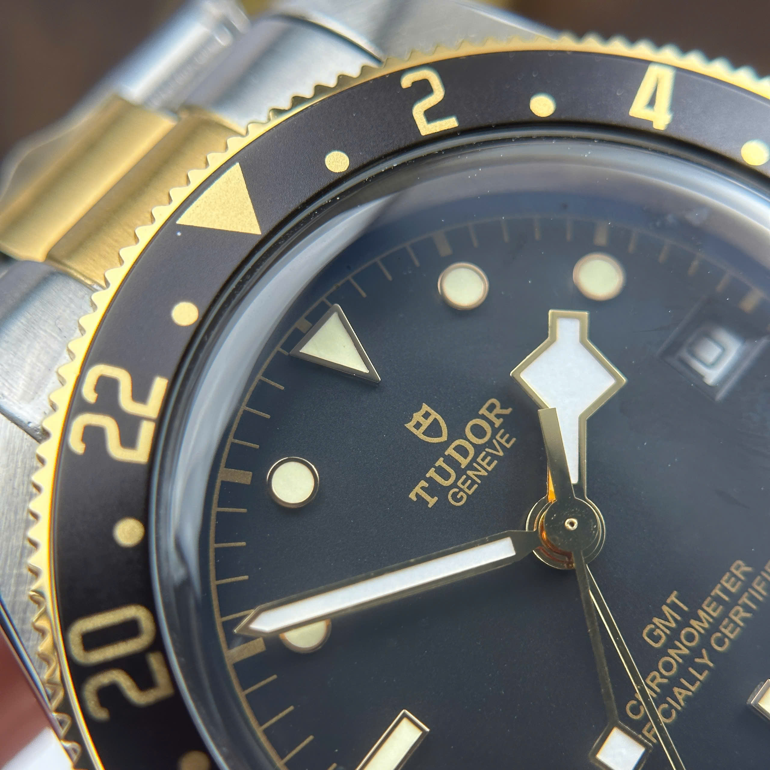Đồng Hồ Turdo Black Bay GMT S&G M79833MN-001 41mm Replica 1:1 ZF Factory