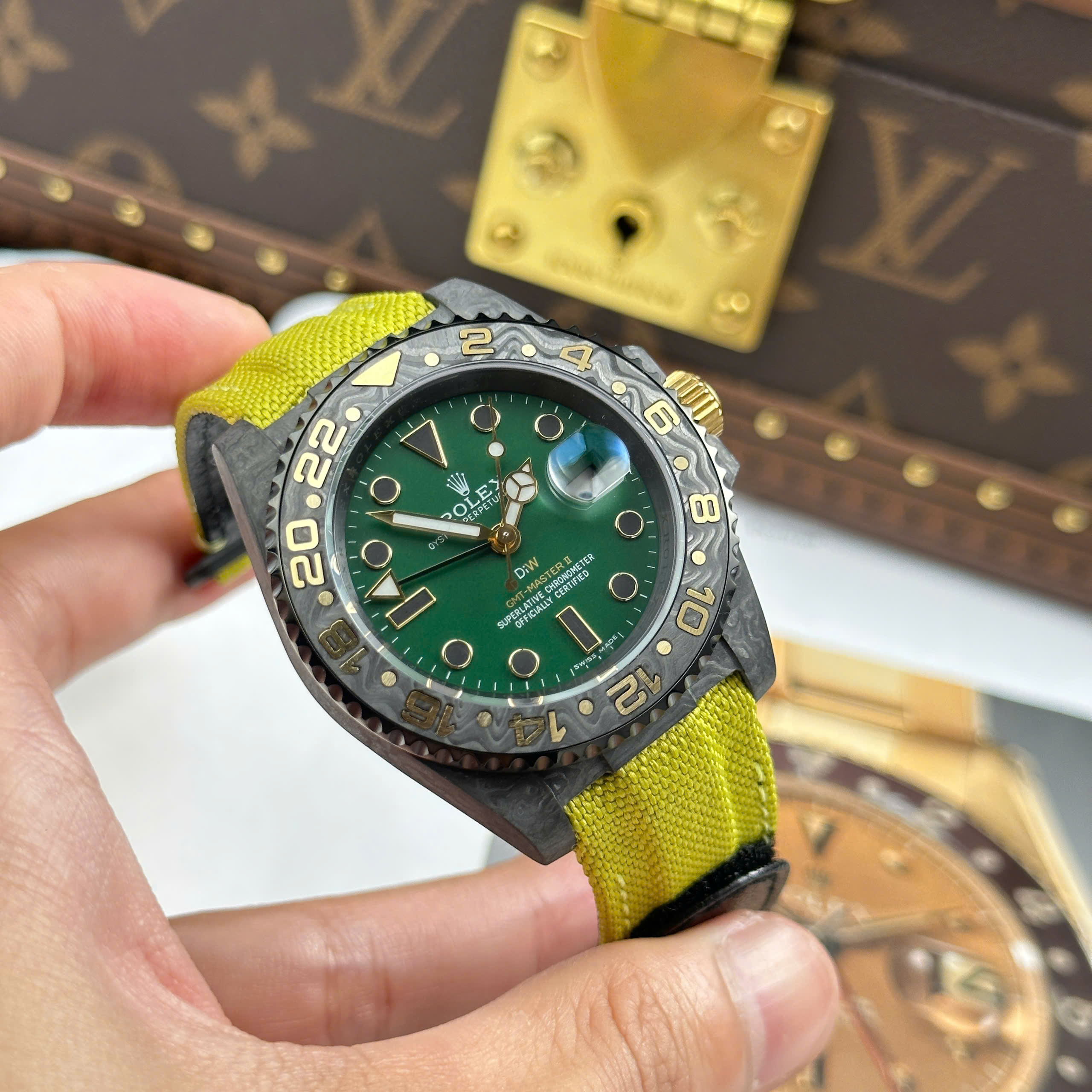 Đồng Hồ Rolex GMT Master II DIW Vỏ Carbon Máy Cal.3285 40mm Replica 1:1