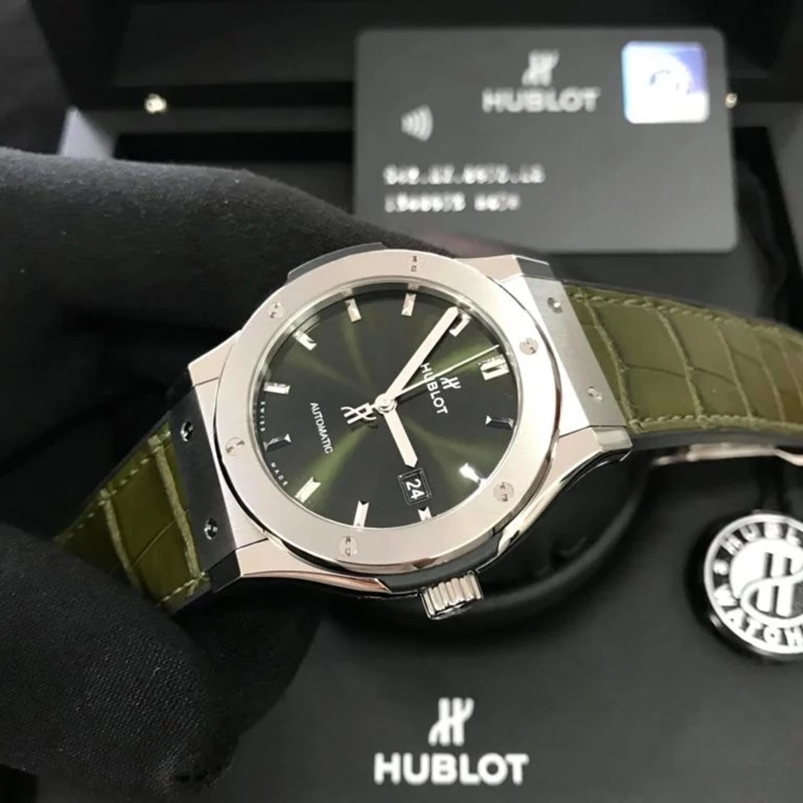 1994 hợp màu gì? Tổng hợp một số mẫu đồng hồ hợp tuổi Giáp Tuất 1994