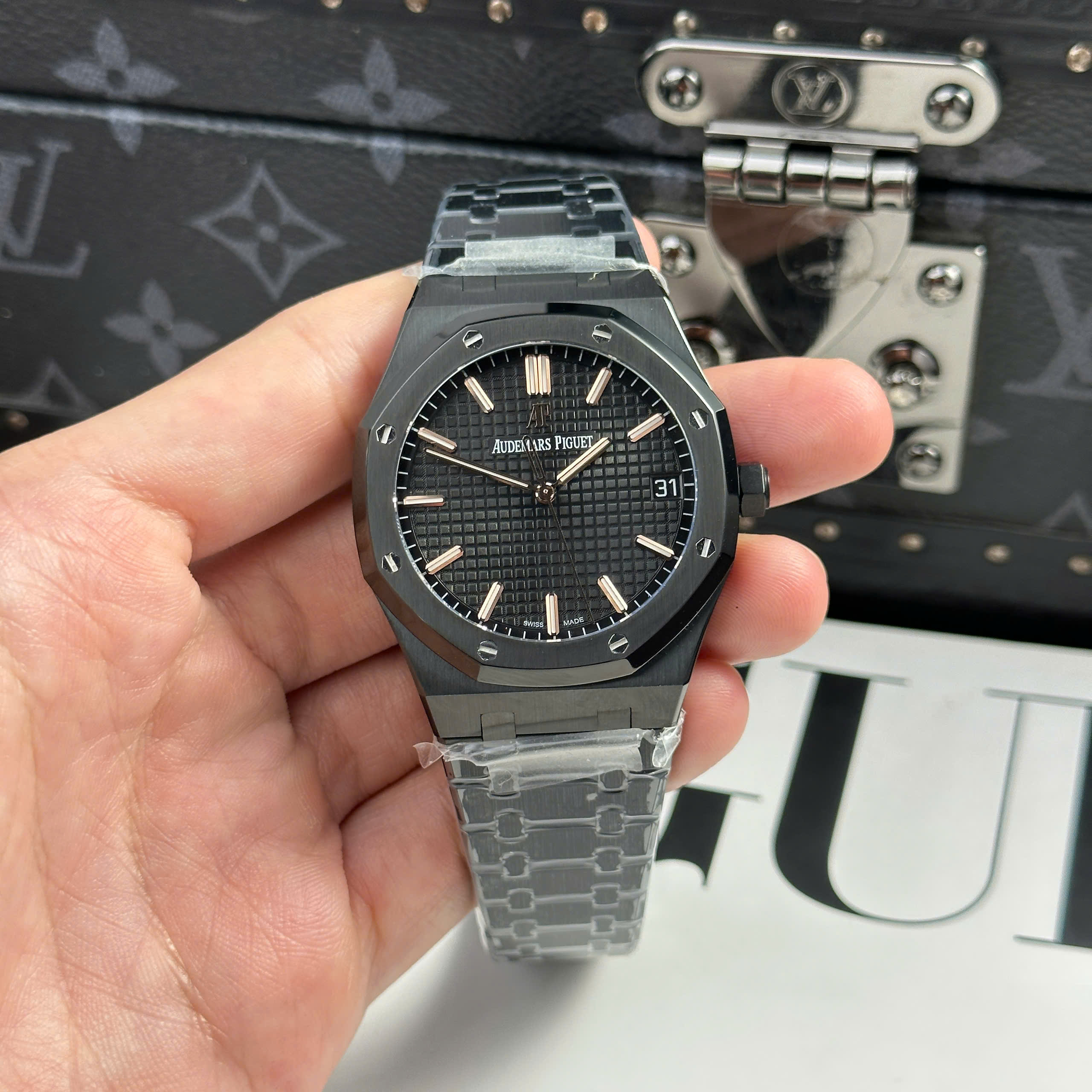 Đồng Hồ Audemars Piaguet Oak 15500 Vỏ Gốm Ceramic Đen Replica 1:1 F1 Factory 41mm