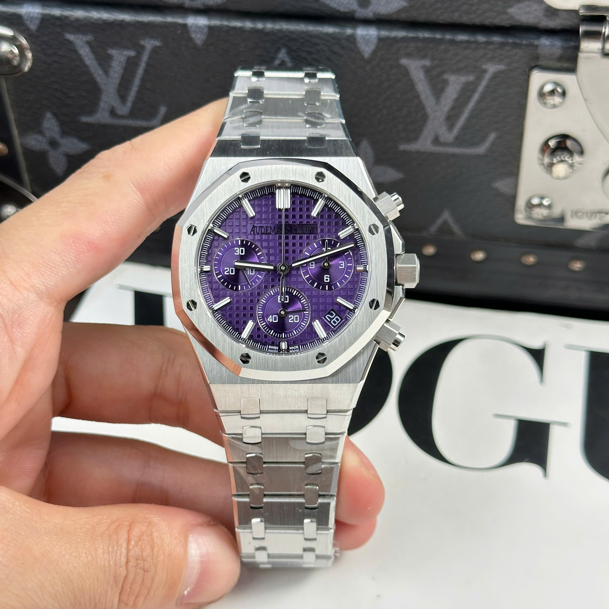 Đồng Hồ Audemars Piaguet Oak 26240 Mặt Số Tím Replica 1:1 APS Factory 41mm