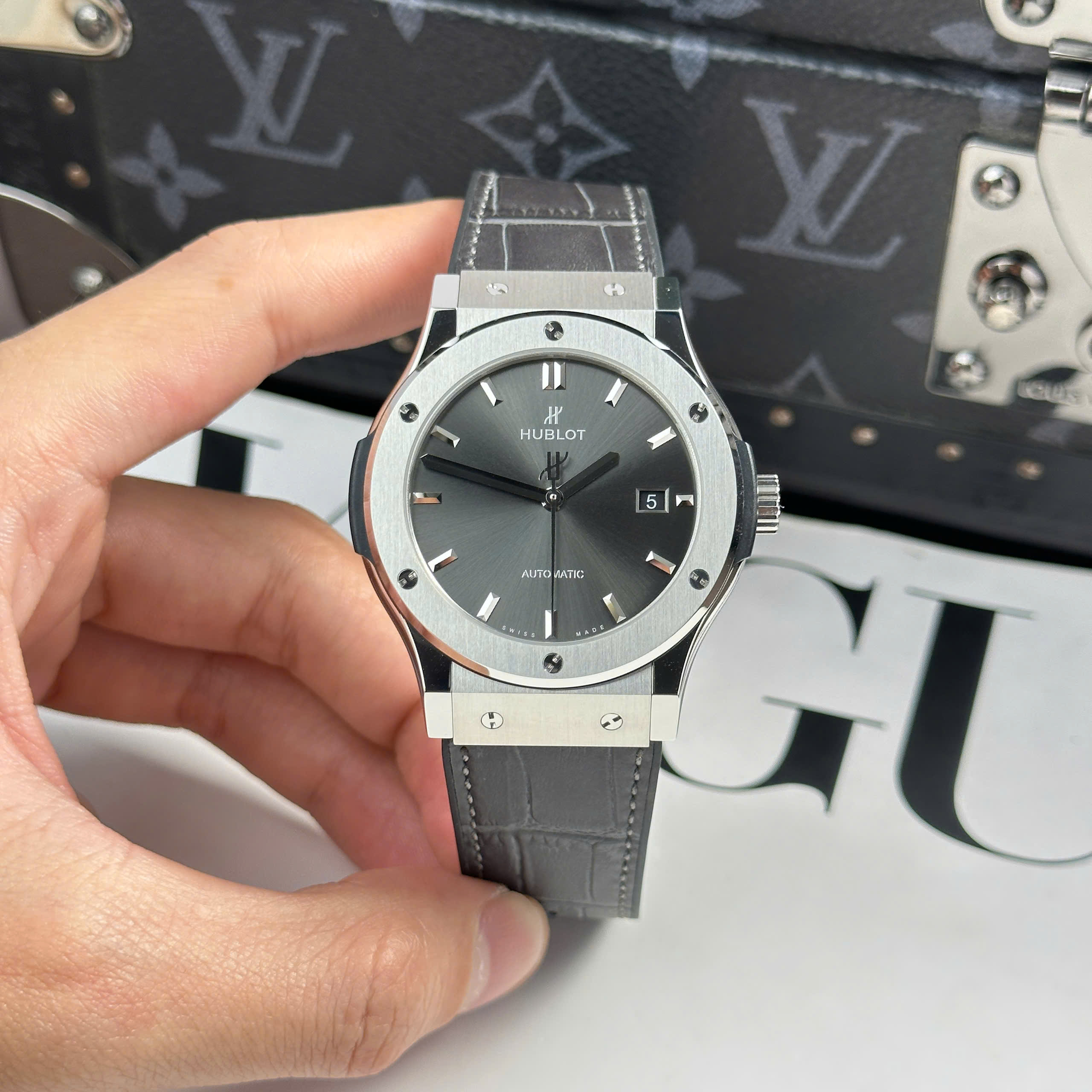 Đồng Hồ Hublot Classic Fusion 42mm Mặt Số Xám Replica 1:1 JJF Factory