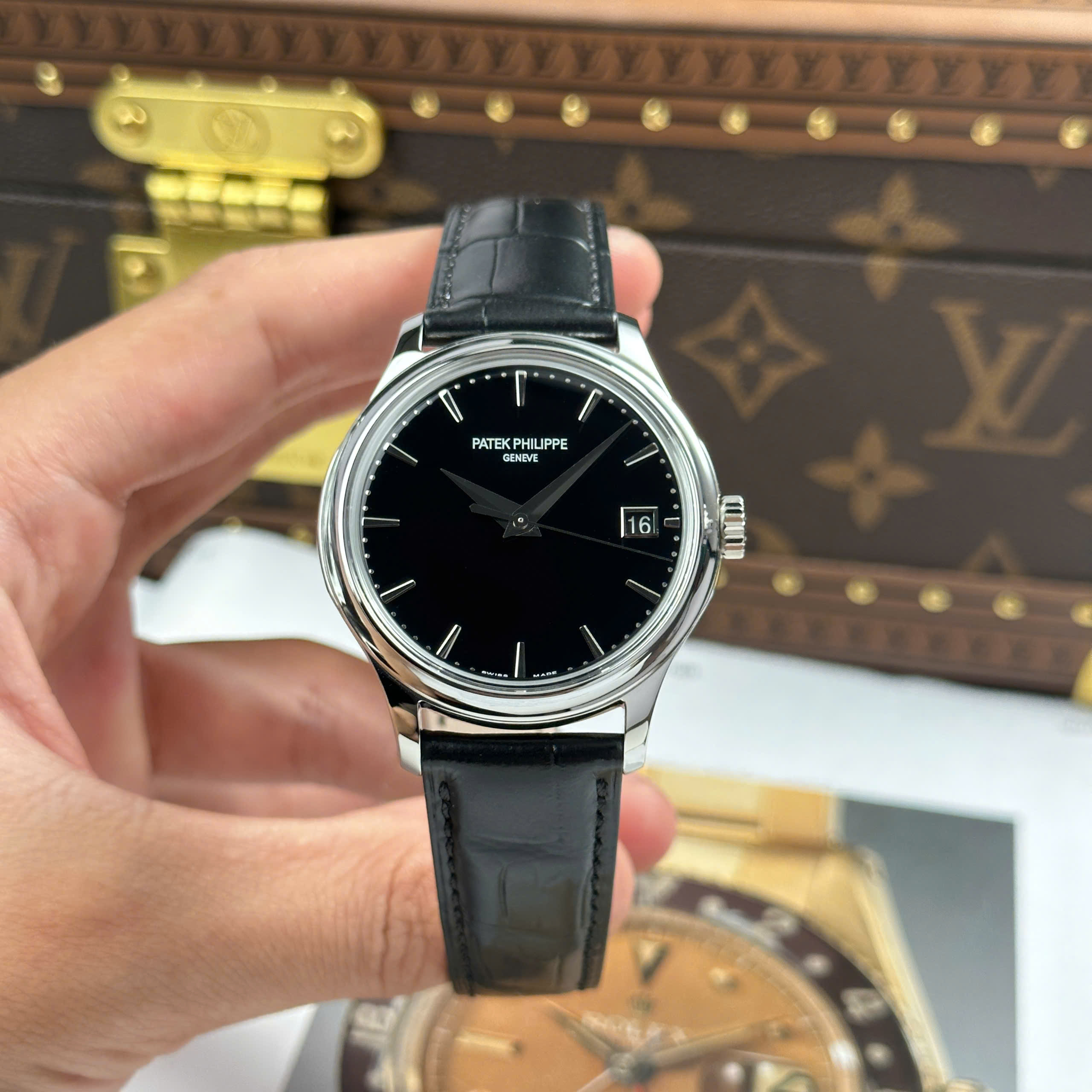 Đồng Hồ Patek Philippe Calatrava 5227G-010 39mm Cạy Đáy Replica 1:1 3k Factory