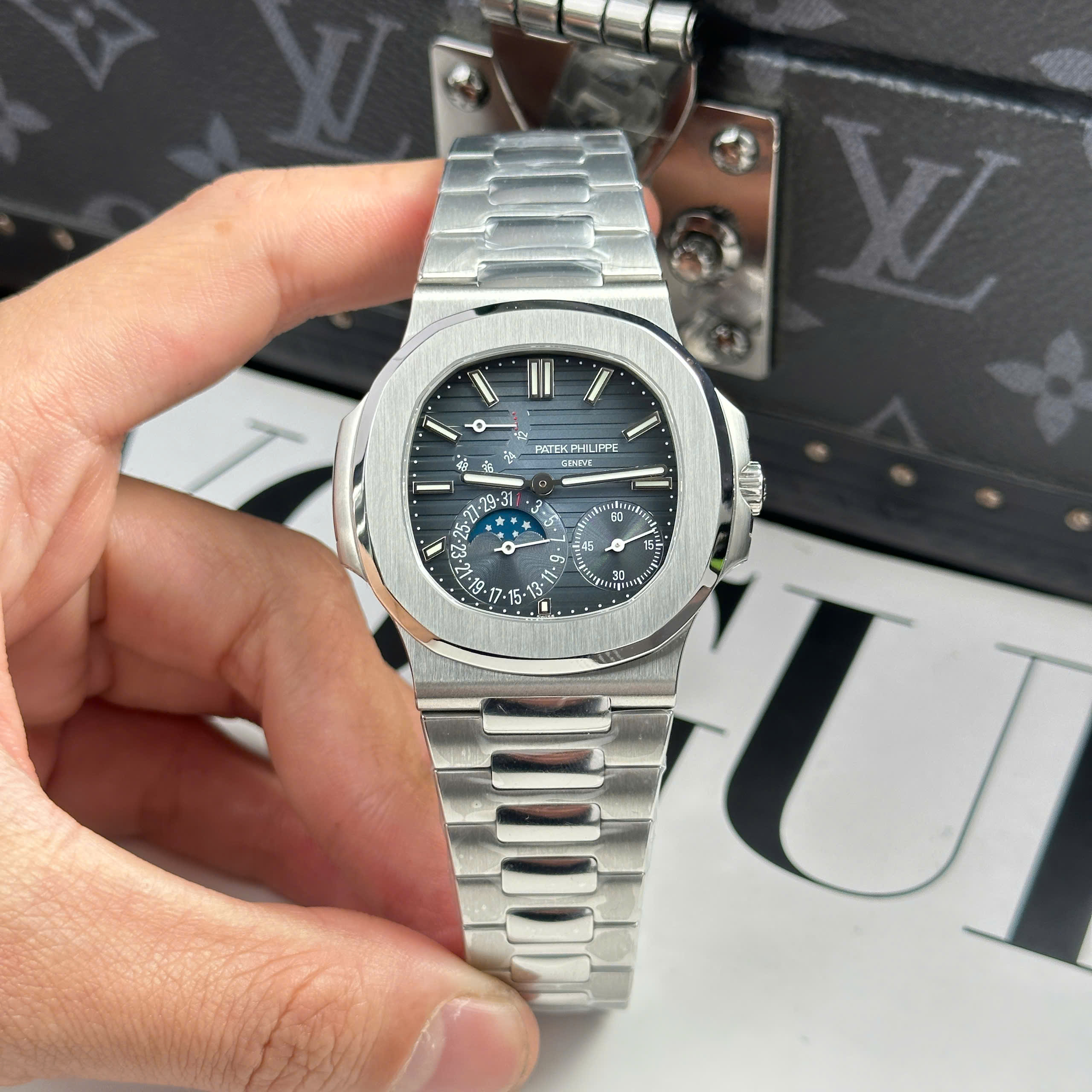 Đồng Hồ Patek Philippe Nautilus 5712/1A 40mm Rep 1:1 PPF Factory