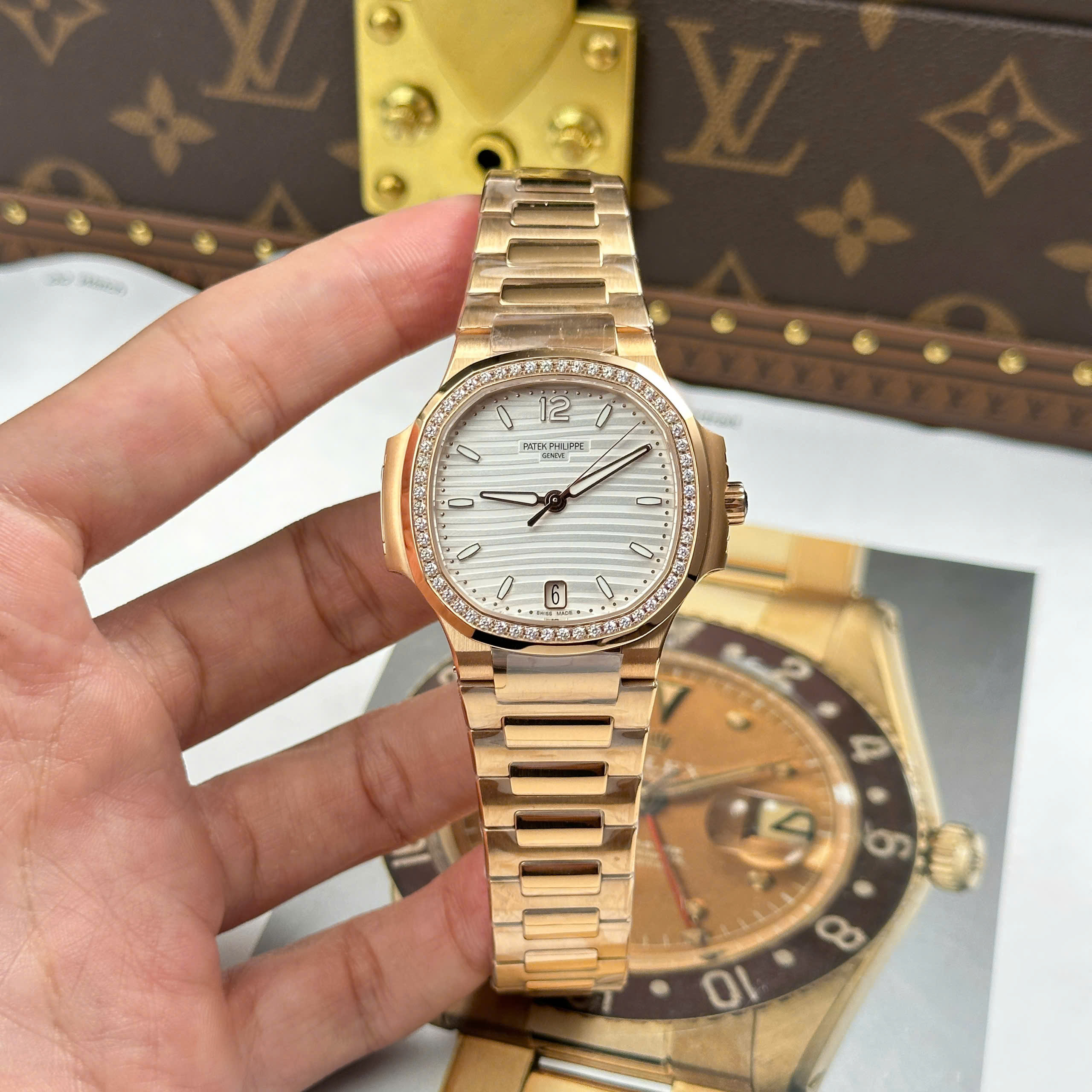 Đồng Hồ Patek Philippe Nautilus 7118 Đính Đá 35.2mm Replica 1:1 3K Factory