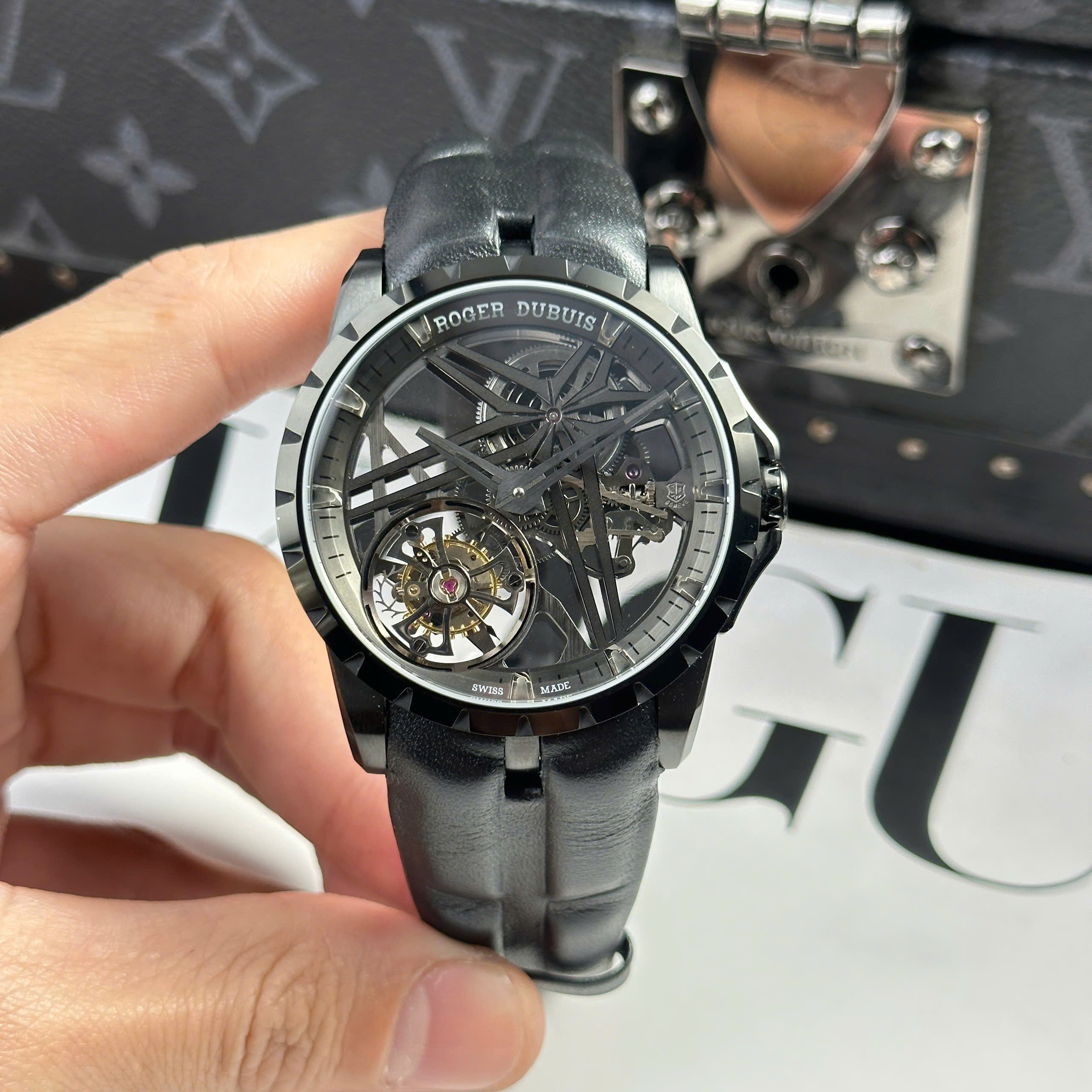 Đồng Hồ Roger Dubuis Excalibur Monotourbillon Ceramic Dây Da 42mm BBR Factory