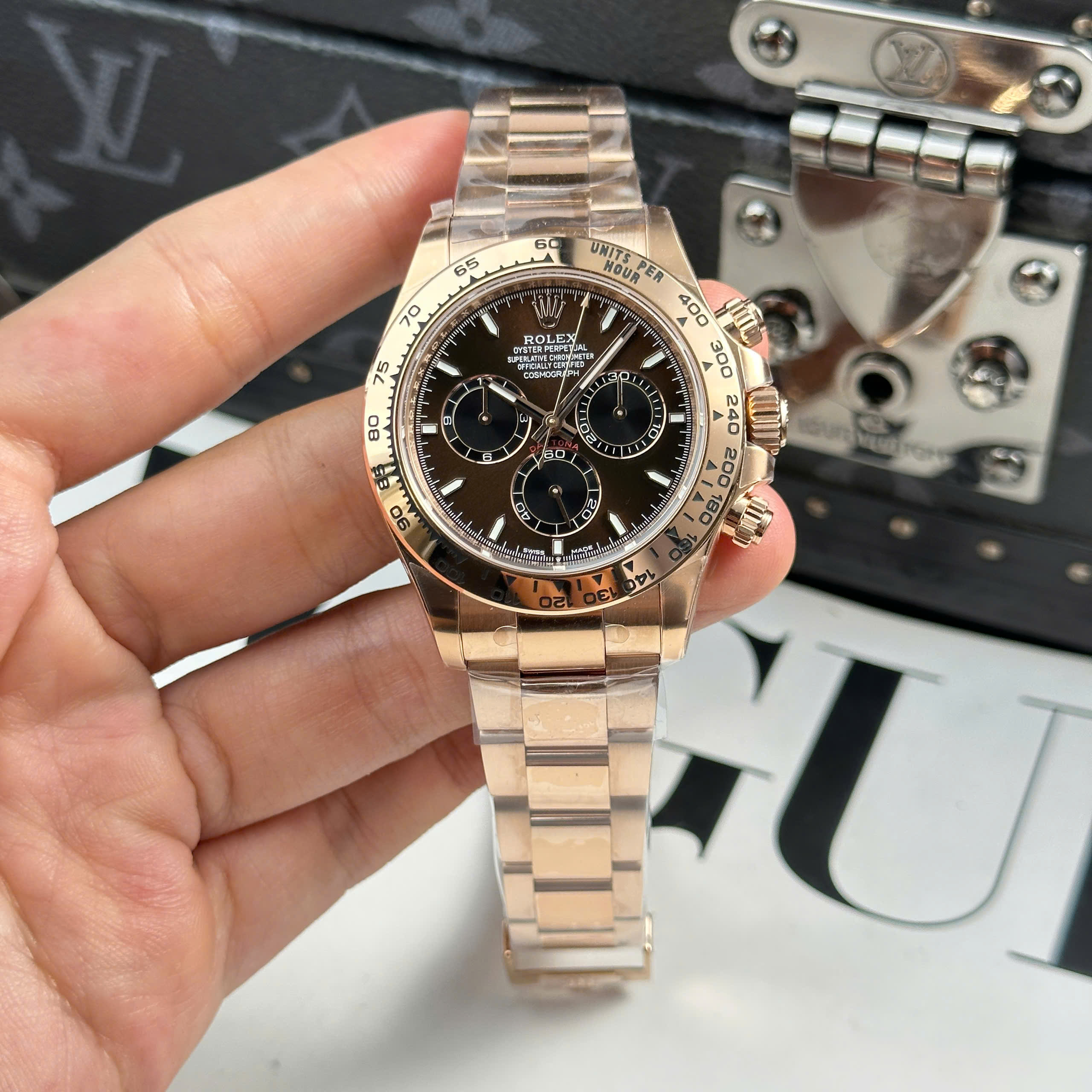 Đồng Hồ Rolex Cosmograph Daytona 126508 40mm Mặt Số Chocolate Replica 1:1 THB Factory