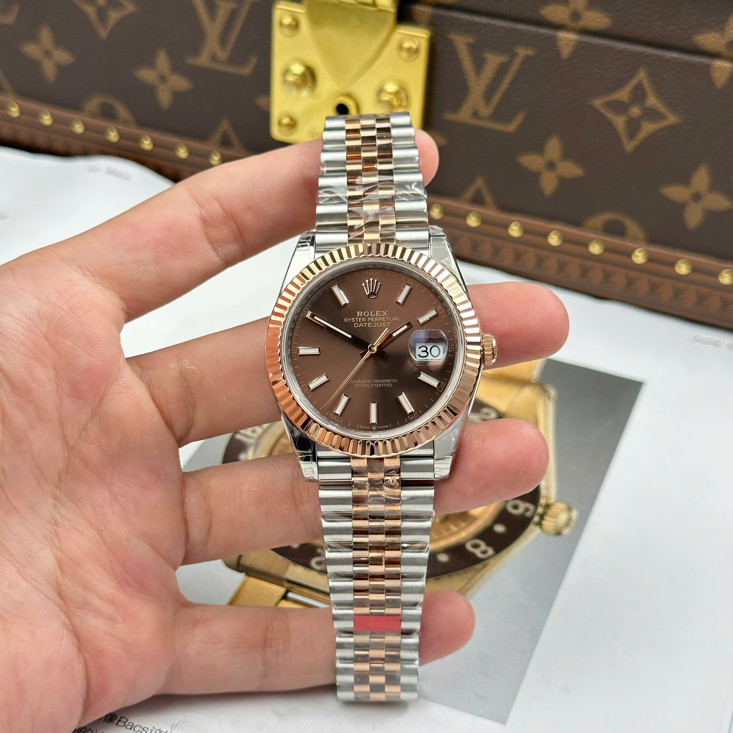 Đồng Hồ Rolex Datejust 41mm 126331 Mặt Số Nâu Chocolate 3235 Replica 1:1 VS Factory