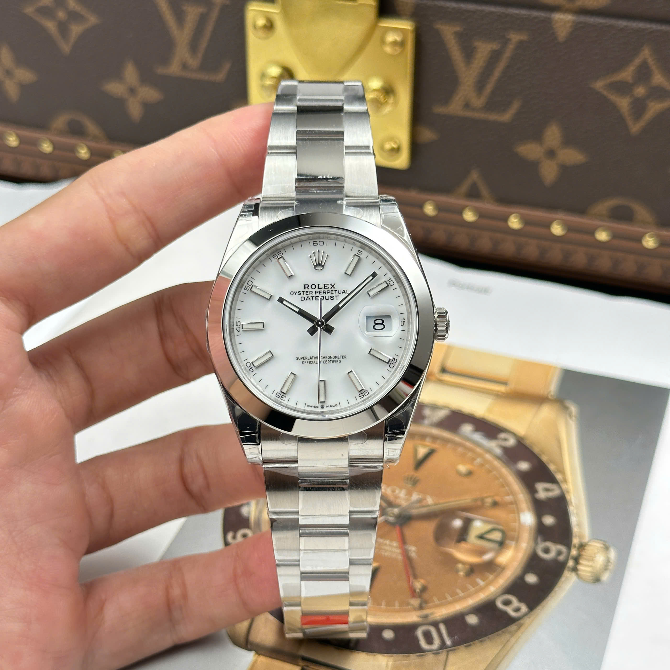 Đồng Hồ Rolex Datejust 41mm M126300 Mặt Số Trắng Replica 1:1 VSF Factory