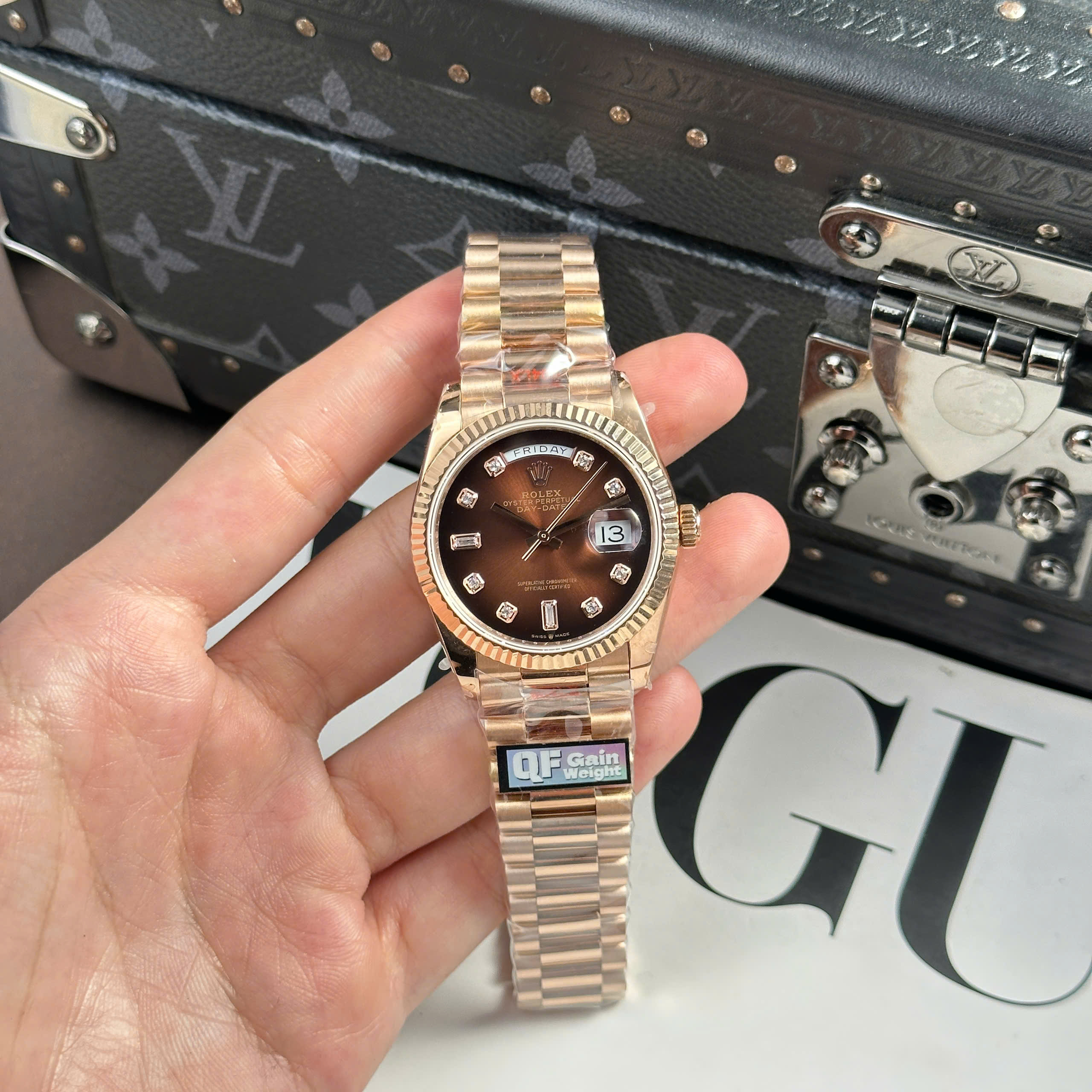 Đồng Hồ Rolex Day-Date 36mm 128235 Mặt Số Nâu Vỏ Vonfram 160g Replica 1:1 QF Factory