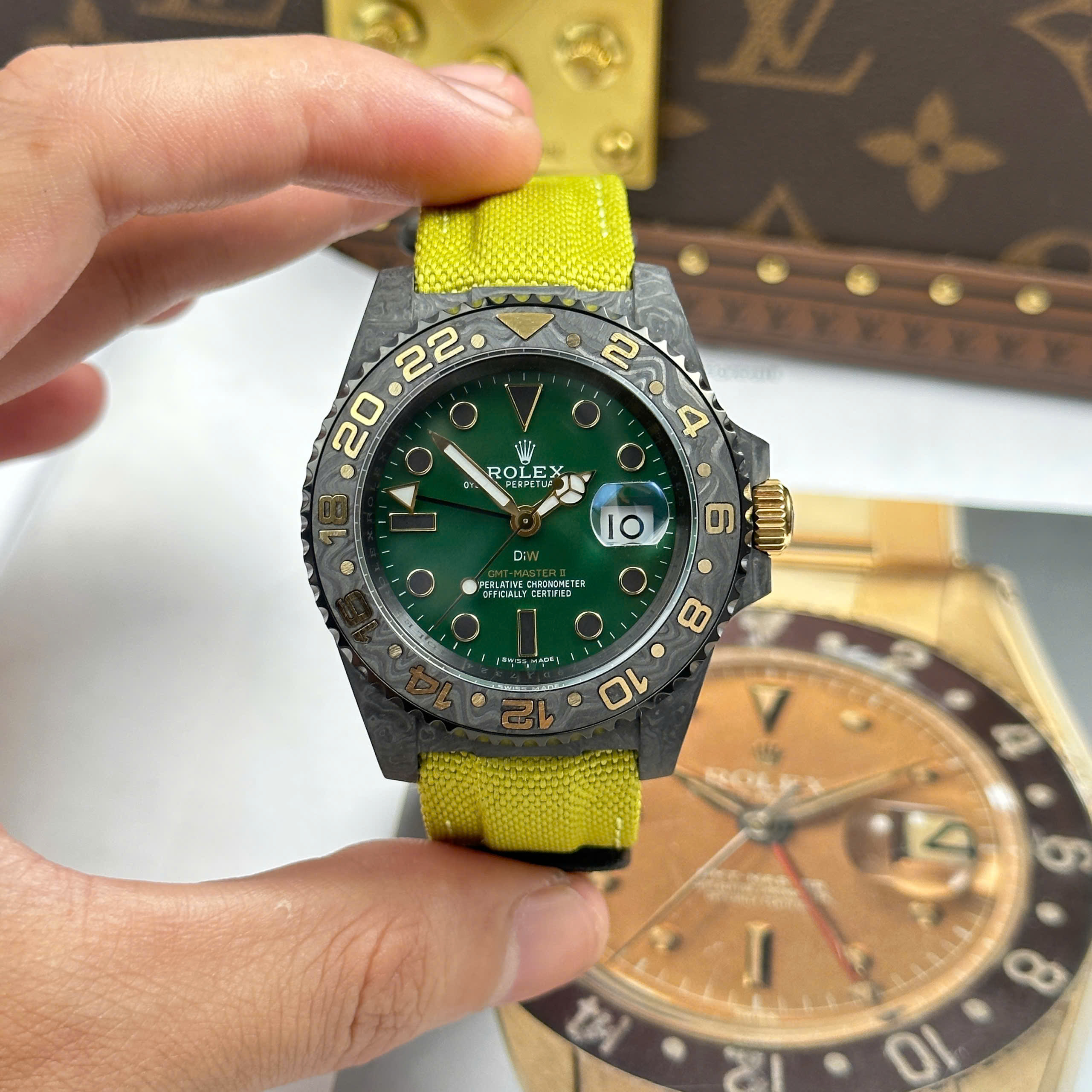 Đồng Hồ Rolex GMT Master II DIW Vỏ Carbon Máy Cal.3285 40mm Replica 1:1