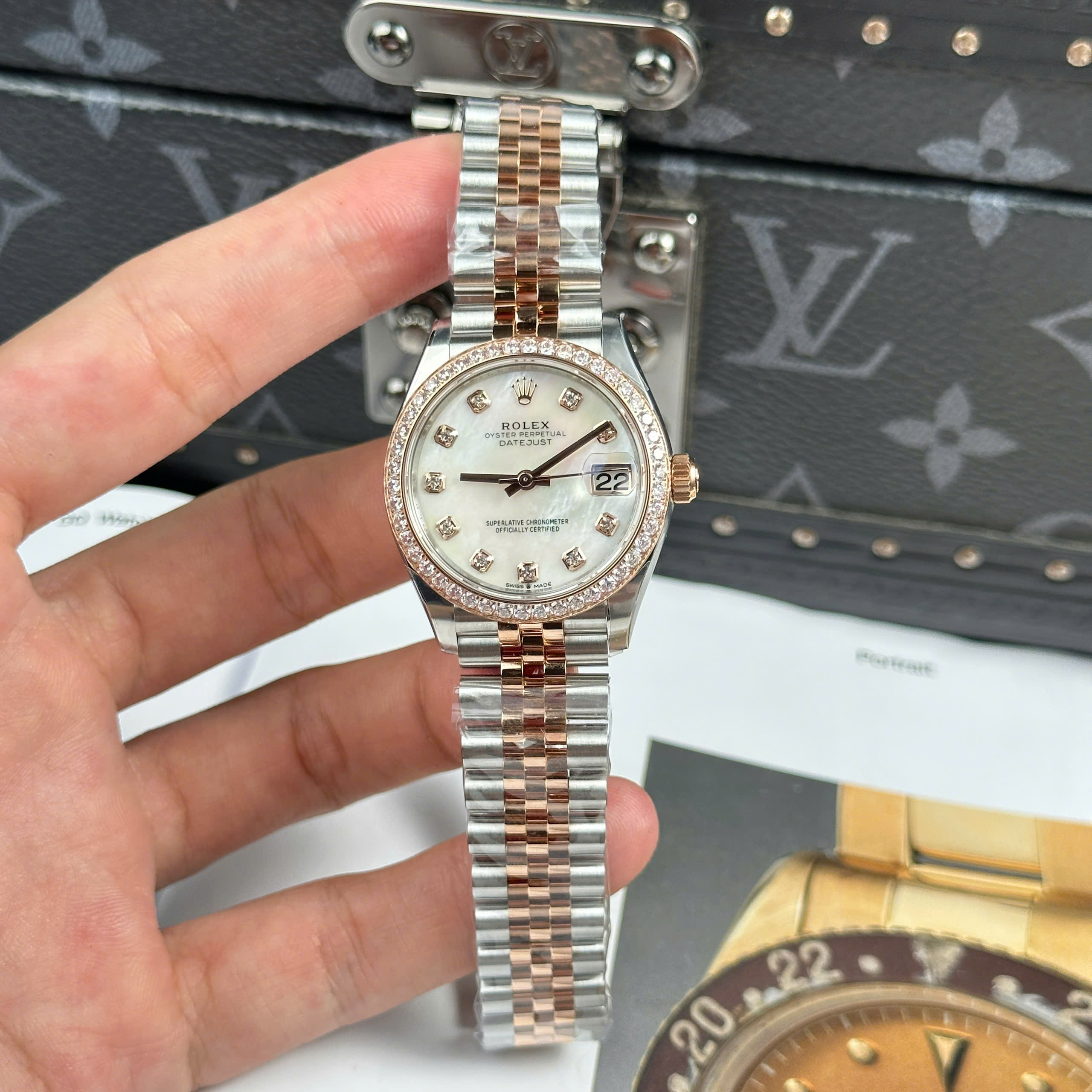 Đồng Hồ Rolex Lady Datejust 31mm Mặt Khảm Trai Viền Đá CZ Rep 1:1 Cao Cấp THB Factory