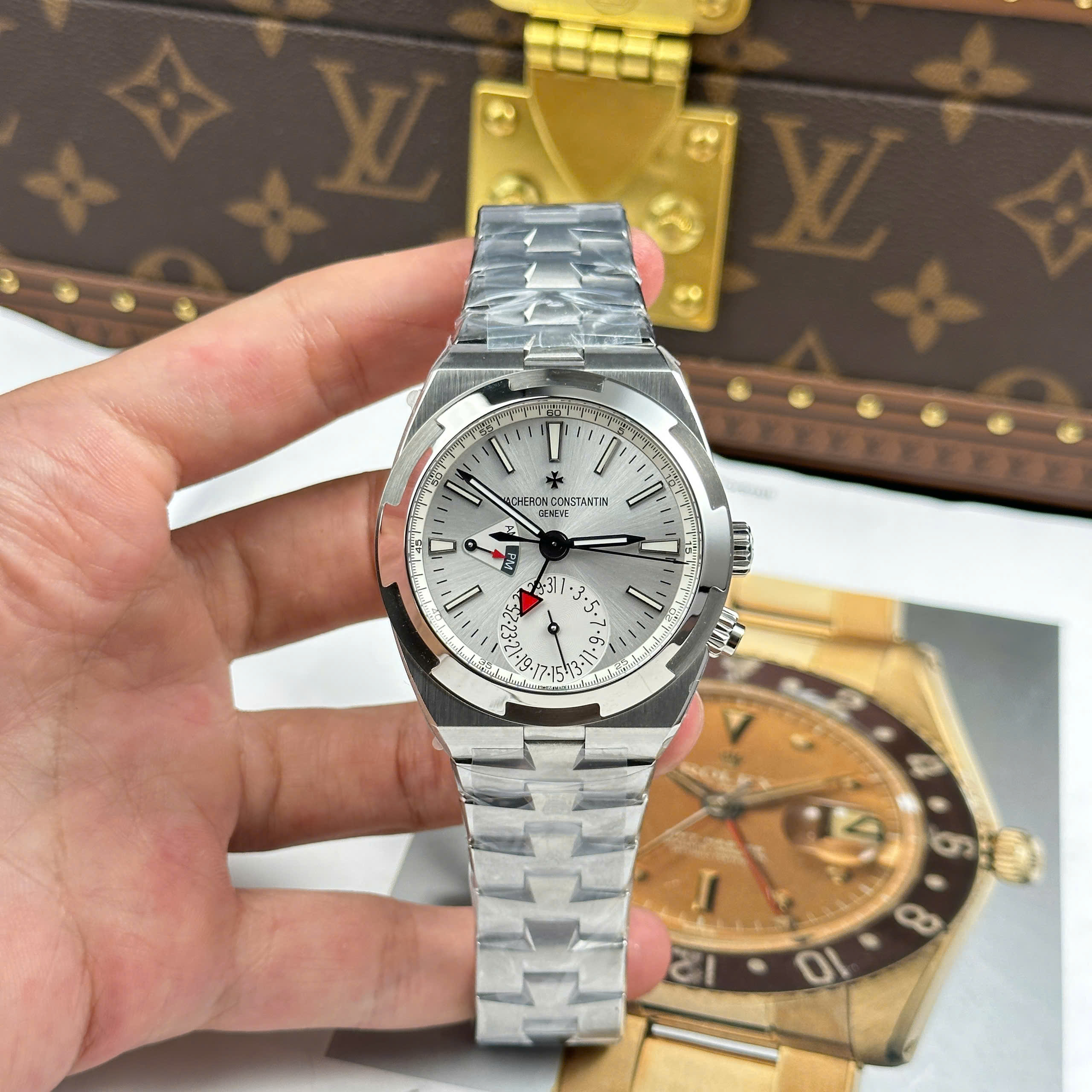 Đồng Hồ Vacheron Constantin Overseas Dual Time 7900V/110A-B333 41mm Replica 1:1